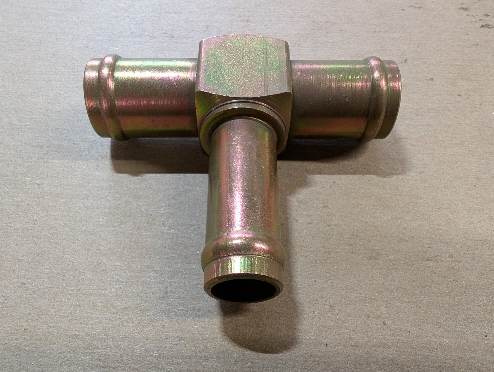 C44314 FITTING T RETURN HYD - Ingersoll/Case Tractor Part