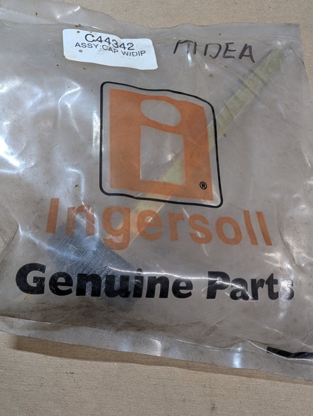 C44342 ASSY CAP WITH DIPSTICK HYD - Ingersoll/Case Tractor Part
