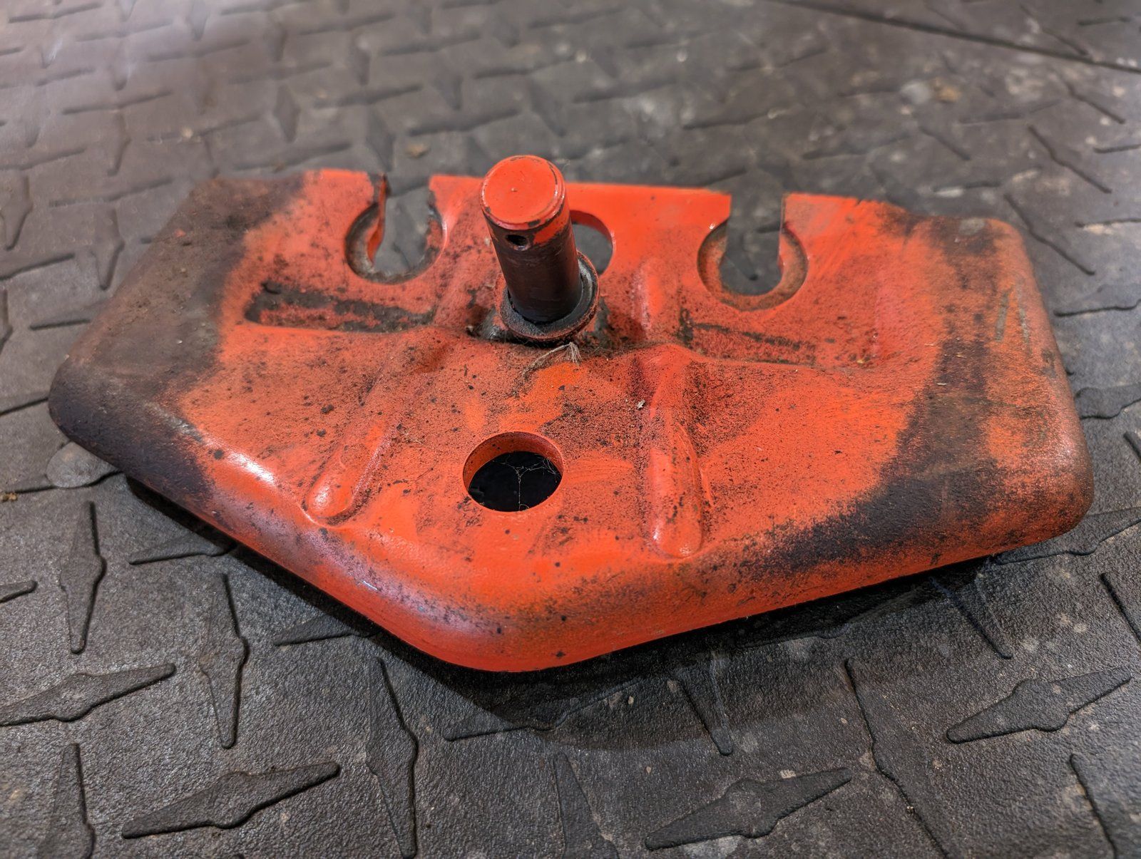 C44379 USED SUPPORT BRACKET AH - Ingersoll/Case Tractor Part