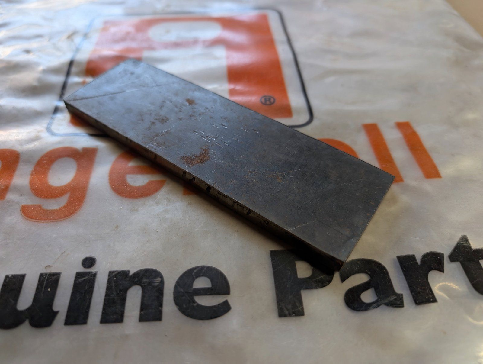 C44504 PLATE HEIGHT ADJUST - Ingersoll/Case Tractor Part