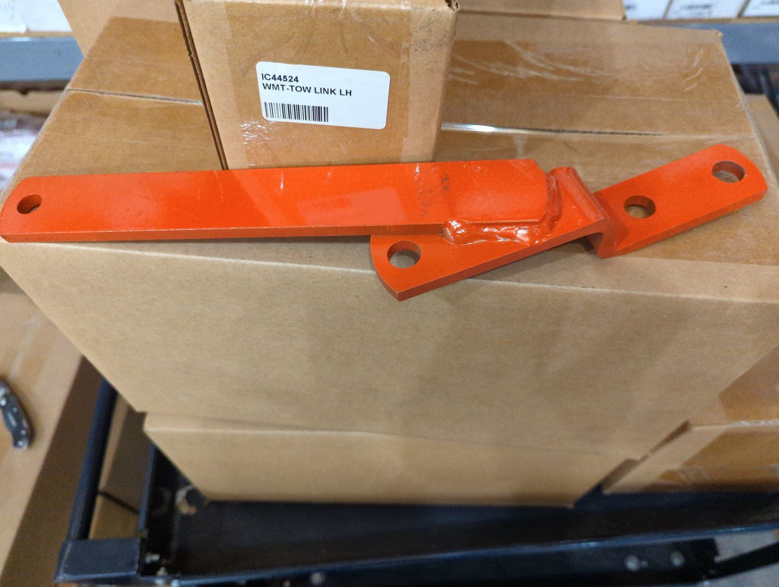 C44524 TOW LINK LH RM60 - Ingersoll/Case Tractor Part