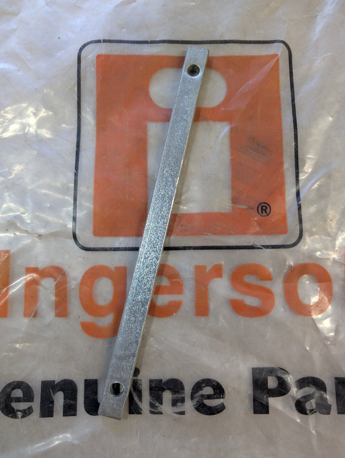 C44585 STRAP BATTERY - Ingersoll/Case Tractor Part