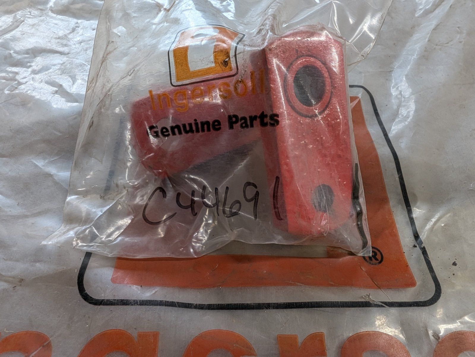 C44691 WMT BELLCRANK FRONT LEVELER - Ingersoll/Case Tractor Part