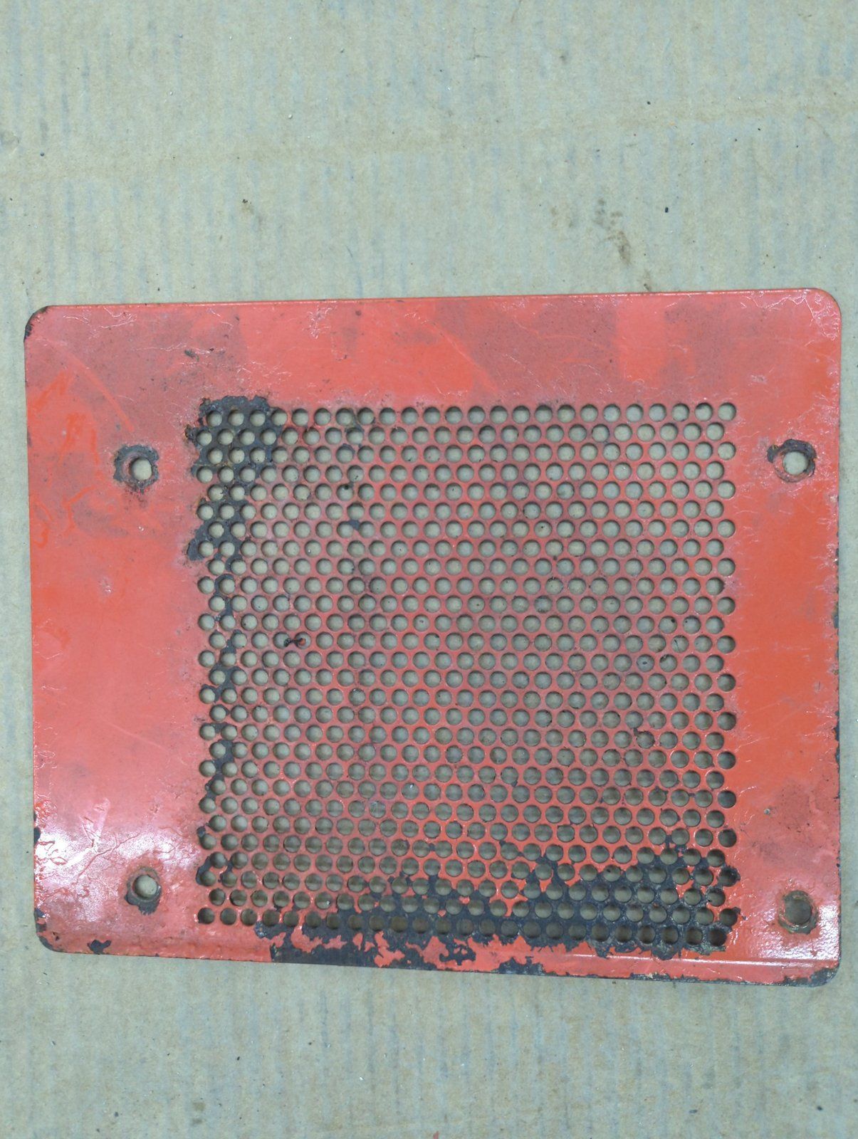 C44886 USED SCREEN - TOWER RH SIDE C33549 - Ingersoll/Case Tractor Part