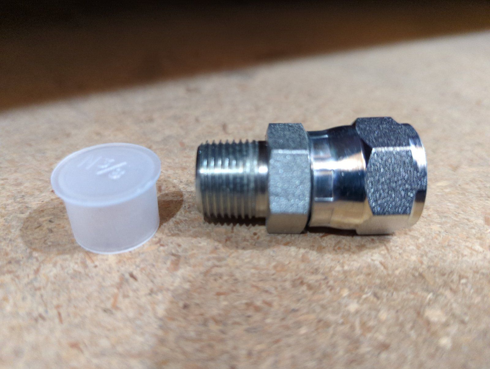 C44911-1 HYD FITTING 3/8 MALE PIPE - Ingersoll/Case Tractor Part