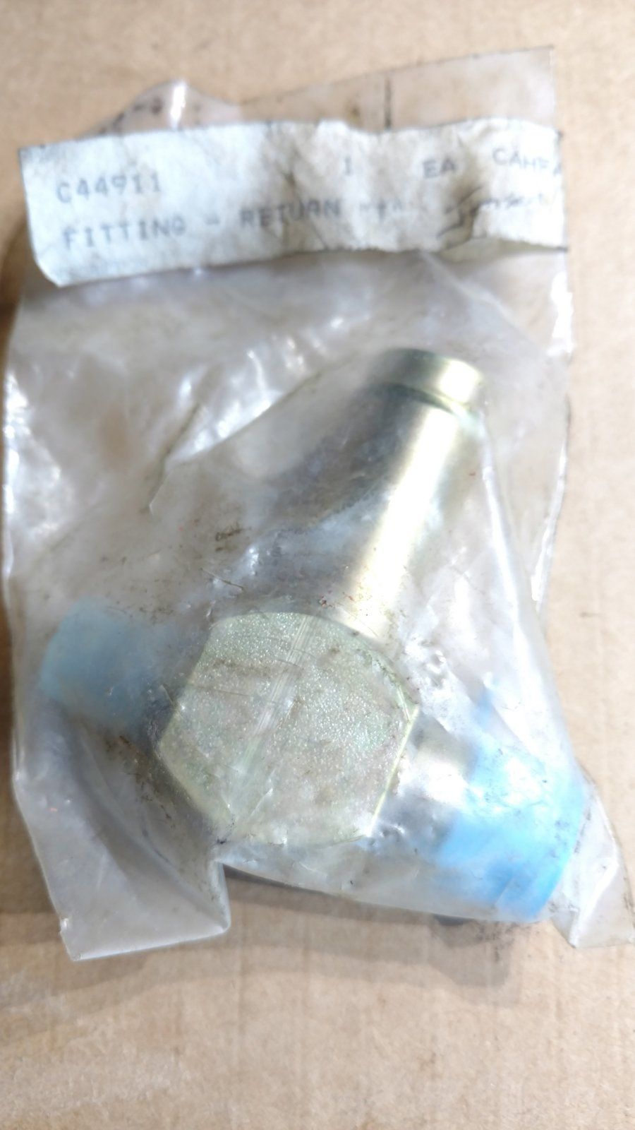C44911 FITTING - RETURN 