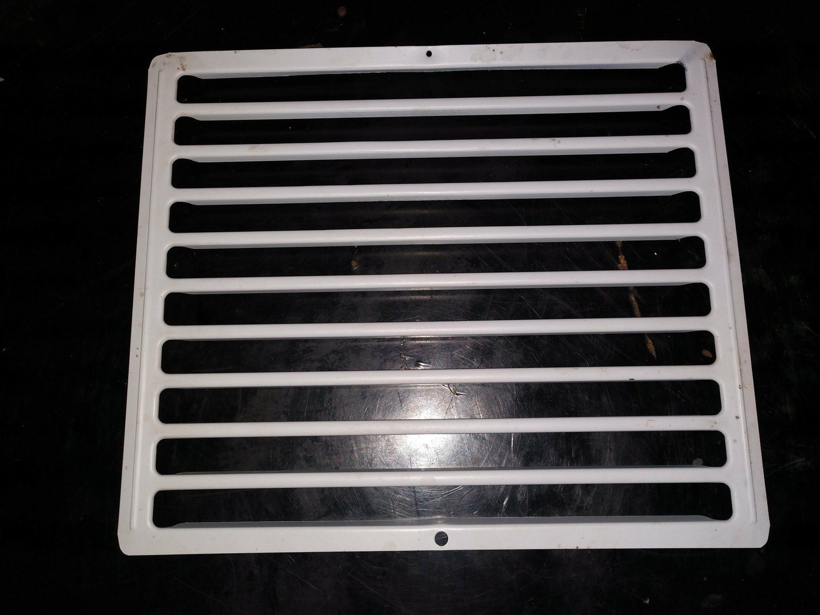 C45043 USED GRILLE INSERT 3000 4000 4200 SERIES - Ingersoll/Case Tractor Part