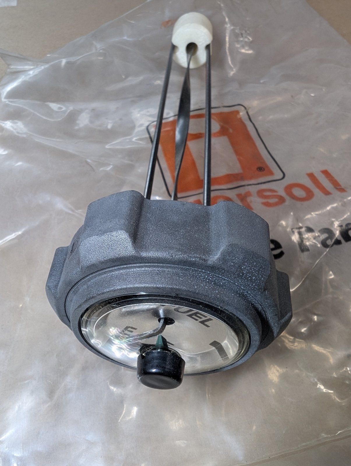 C45334 ( replaces G9021169 ) CAP - FUEL W/GAUGE (2-1/4") - Ingersoll/Case Tractor Part