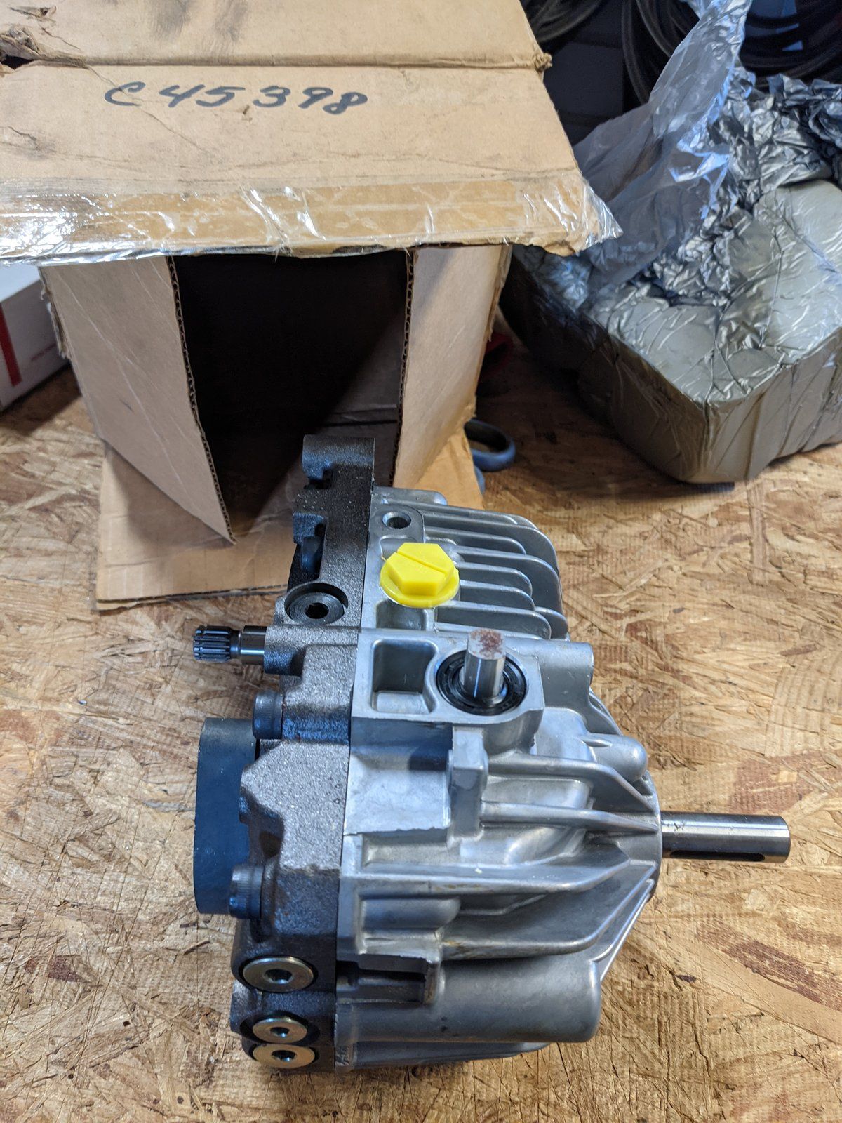 C45398 ( replaces G9021196 ) PUMP - LH CW G2090V - Ingersoll/Case Tractor Part