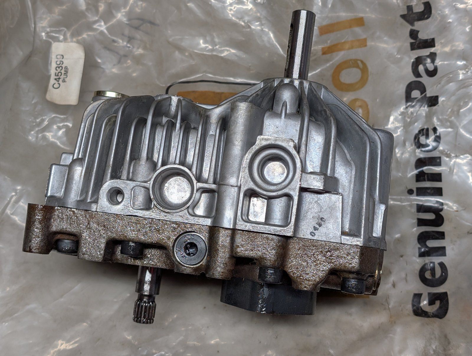 C45399 ( replaces G9021195 ) PUMP - RH CCW G2090V - Ingersoll/Case Tractor Part