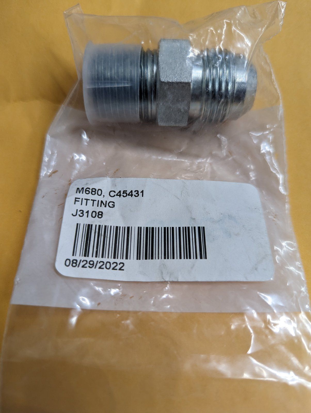 C45431 FITTING 5/8 MALE JIC - 1/2 MALE PIPE - Ingersoll/Case Tractor Part