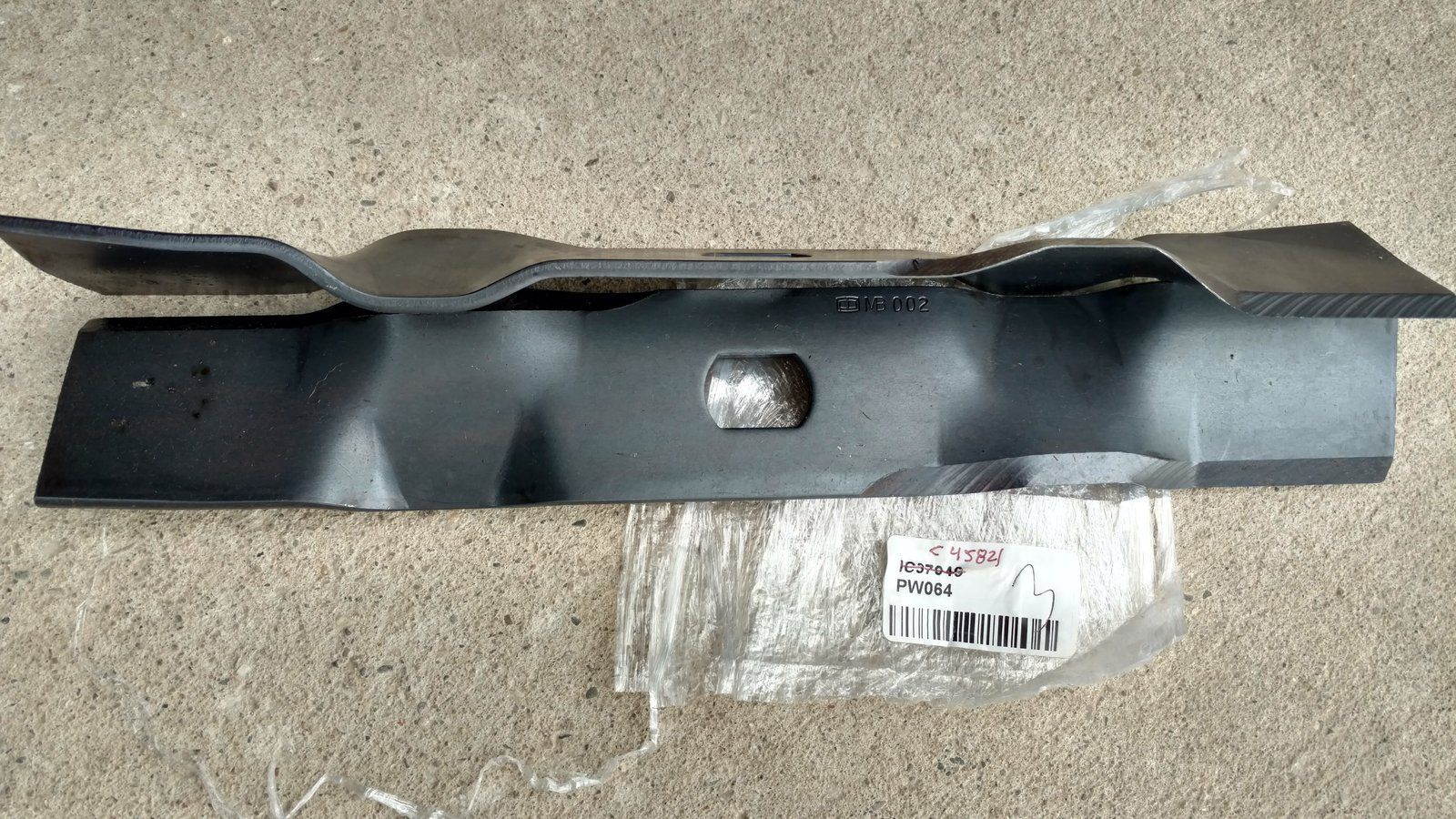C45821 BLADE - MULCHING 15.50 MK44 RM44 MOWER DECK MULCHING C31571 - Ingersoll/Case Tractor Part
