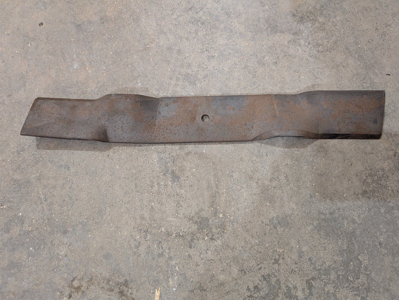 C45901 BLADE - MULCHING 18.0 (MK52-1B) ONE BOLT MOUNTING - Ingersoll/Case Tractor Part