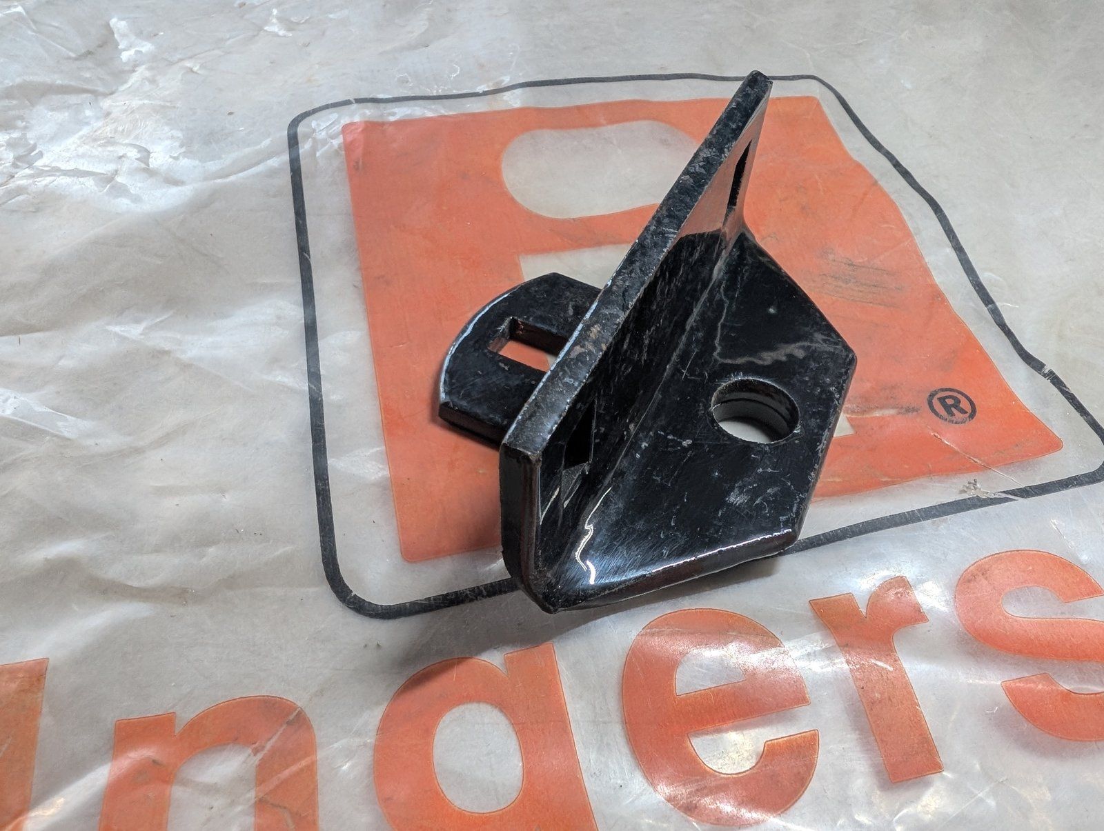 C46171 WMT BRACKET BOX HINGE - Ingersoll/Case Tractor Part