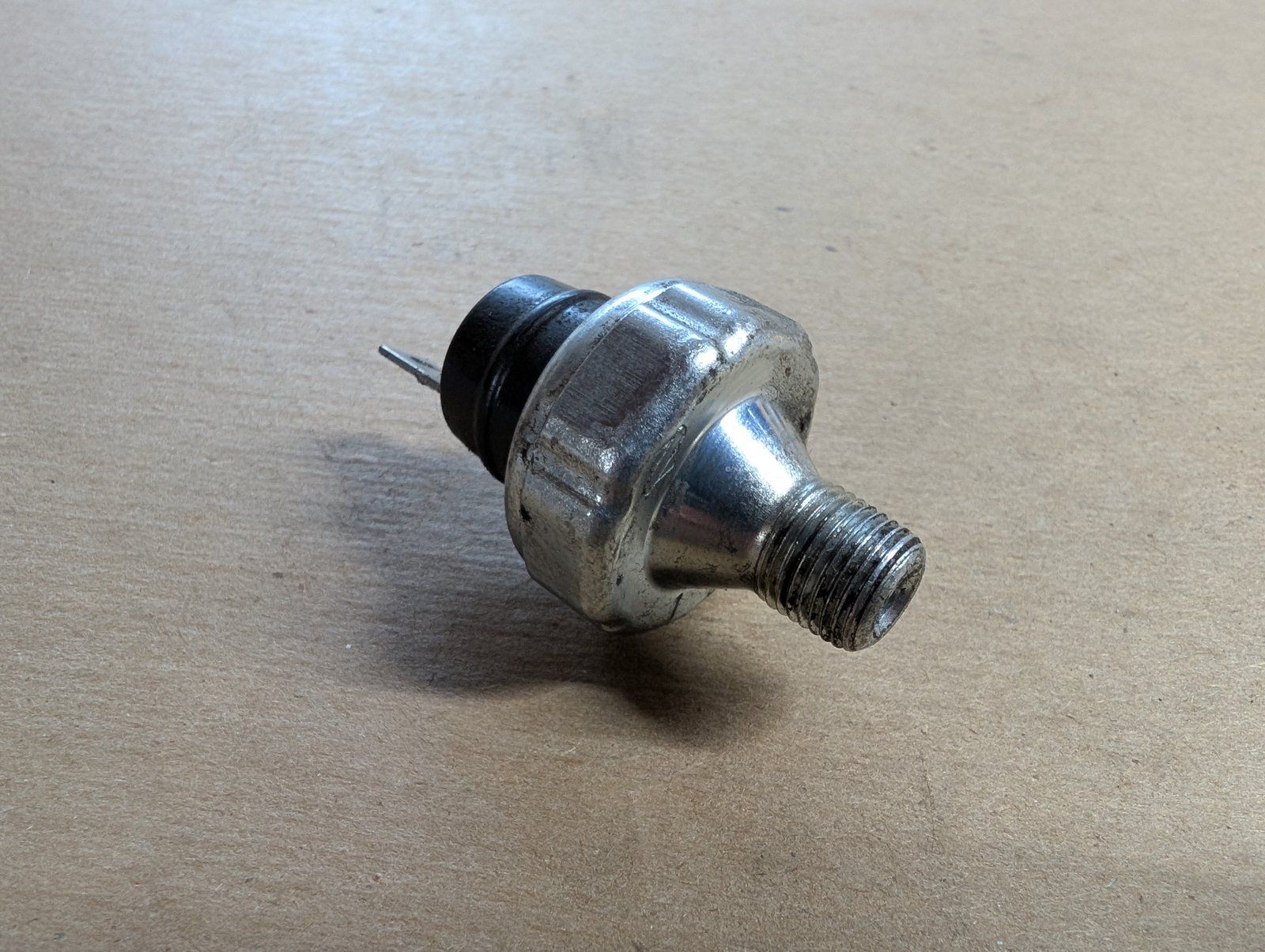 C46222 SWITCH OIL PRESSURE - Ingersoll/Case Tractor Part