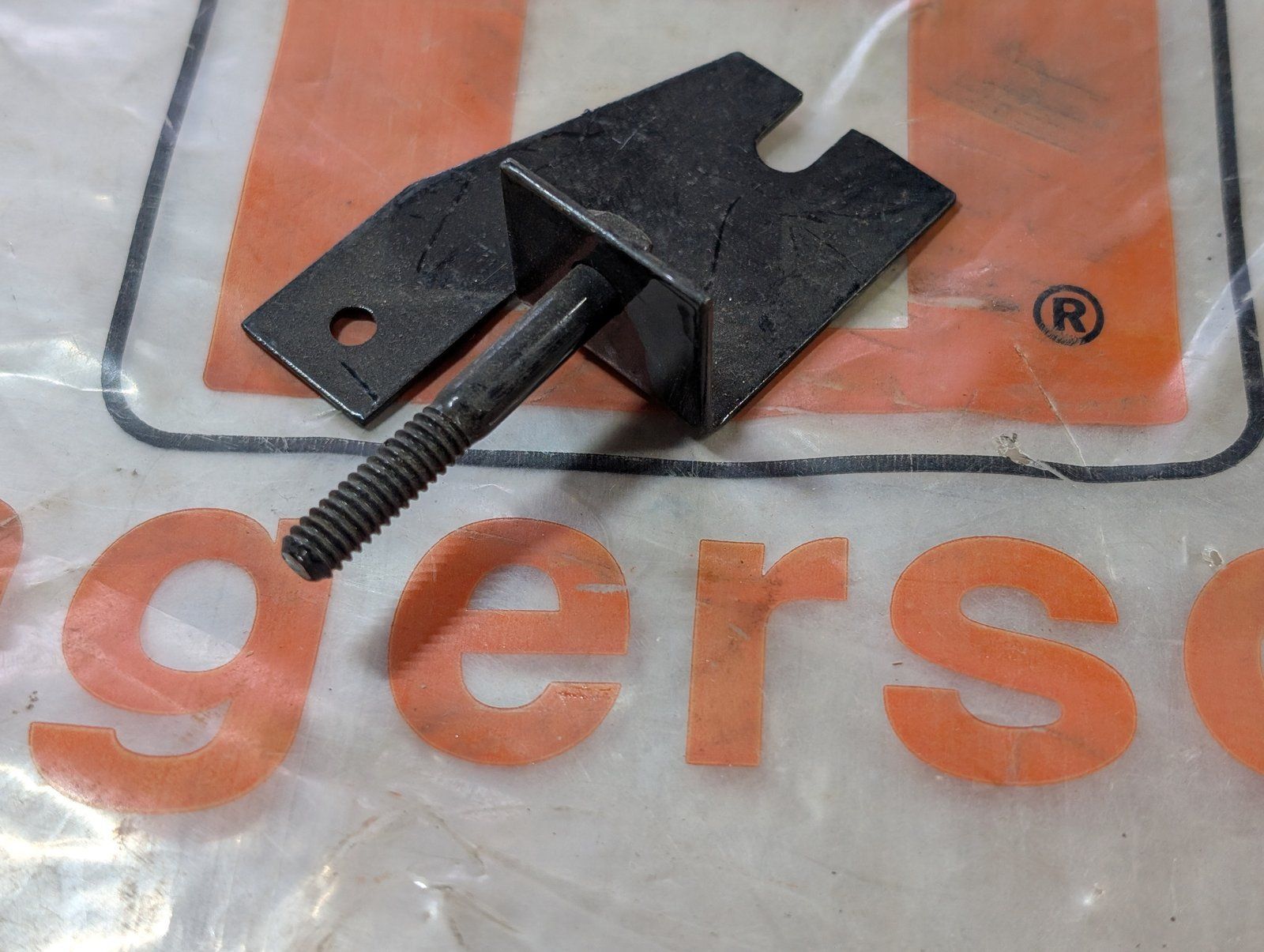 C46366 WMT BRACKET BELLCRANK MOUNT ONAN - Ingersoll/Case Tractor Part