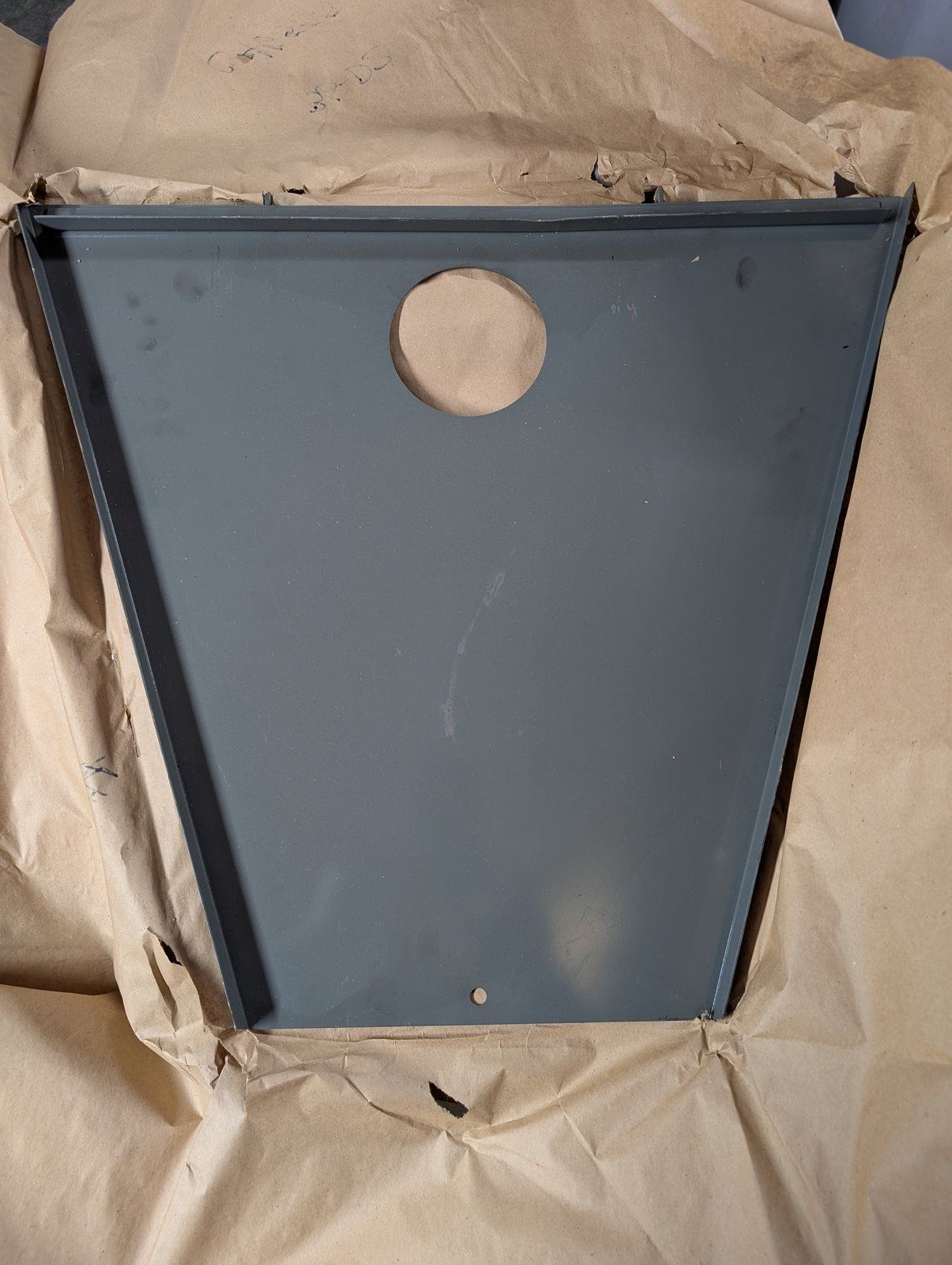 C46555 BACK COVER 5720V - Ingersoll/Case Tractor Part
