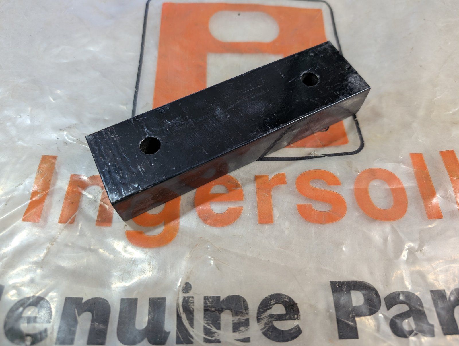 C46562 SPACER ENGINE MOUNT - Ingersoll/Case Tractor Part