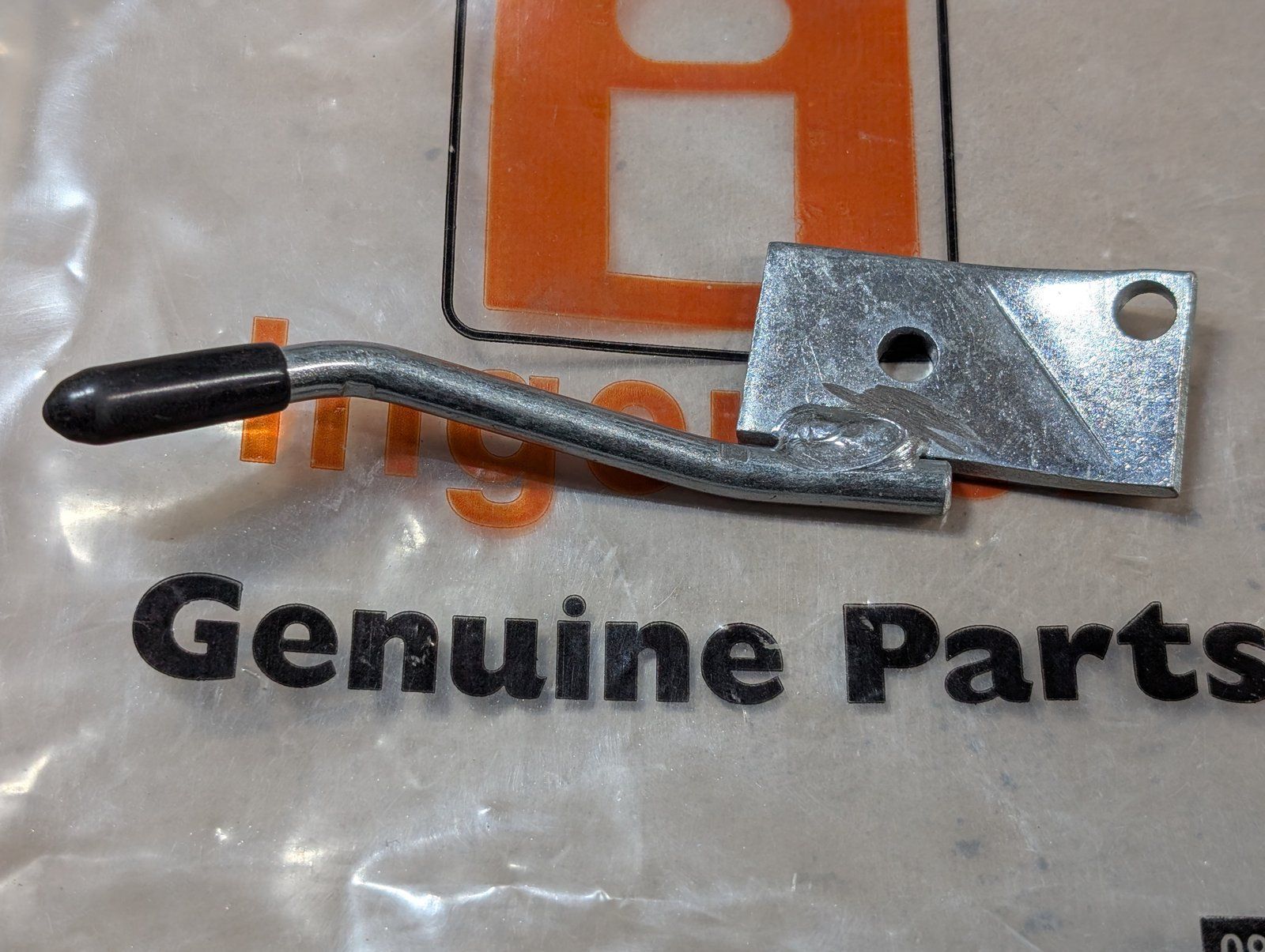 C46591 WMT LATCH LEVER LOCK - Ingersoll/Case Tractor Part