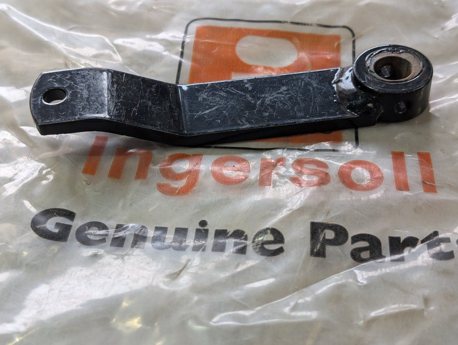 C46593 ARM - TRANSMISSION (A) 5720V C42904 G9021008 - Ingersoll/Case Tractor Part