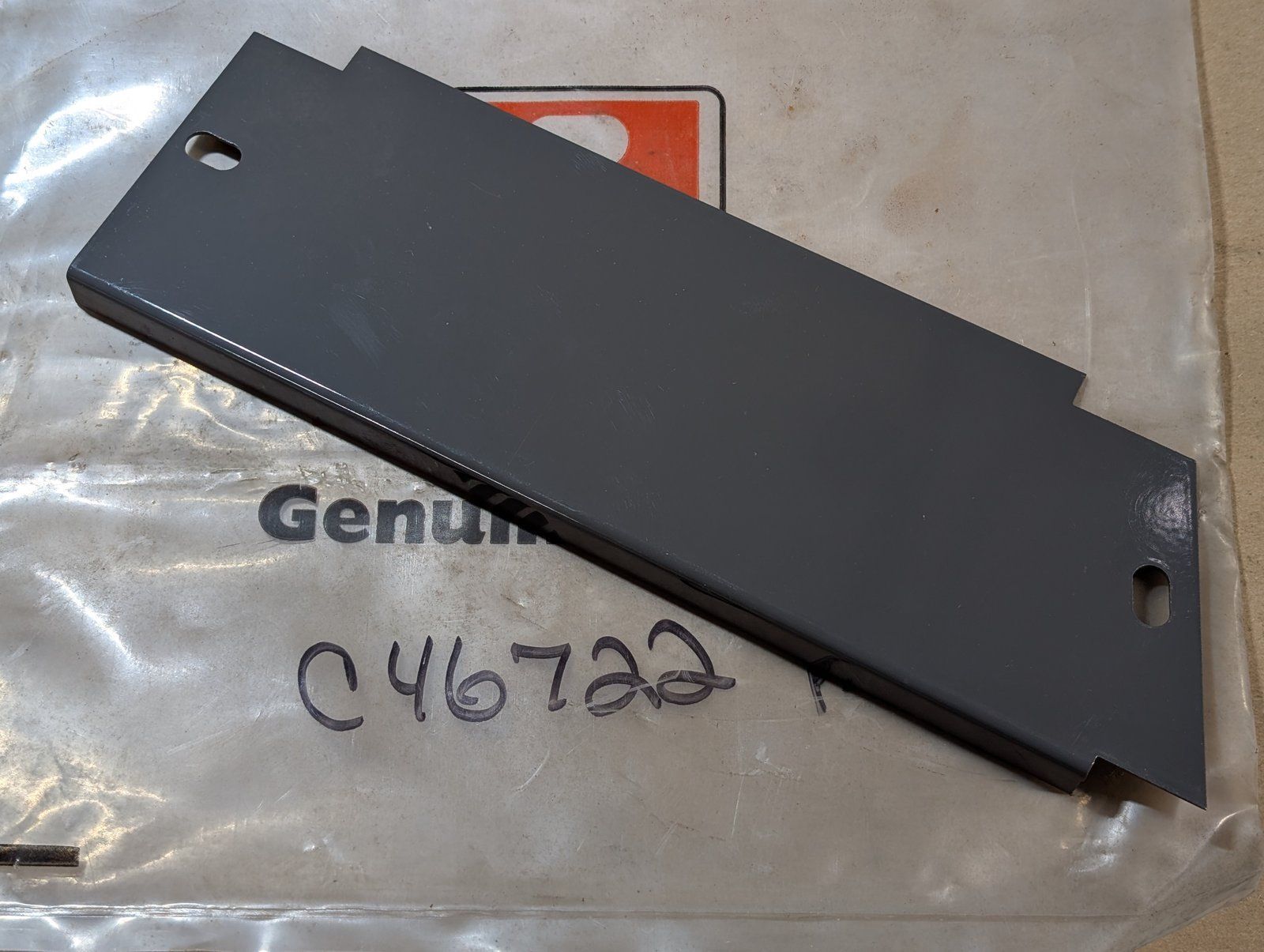 C46722 COVER CENTER SMALL ZTR DECK - Ingersoll/Case Tractor Part