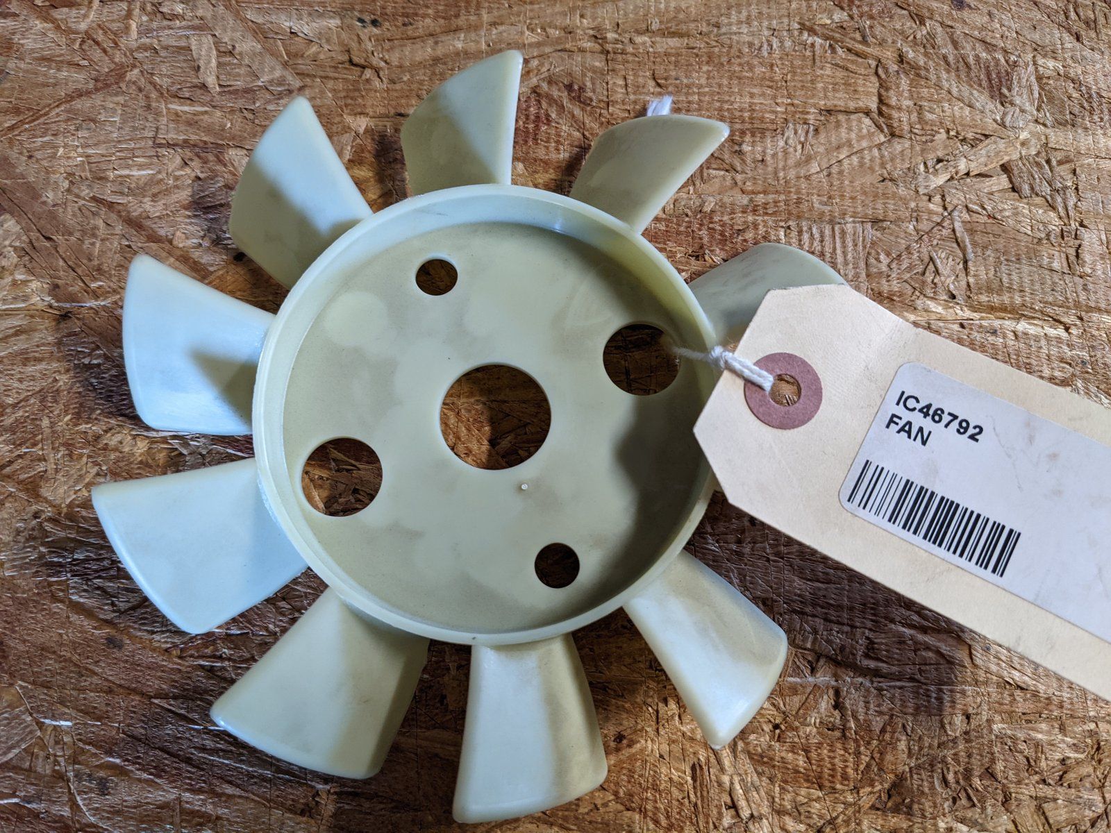 C46792 FAN - 5.75 DIA. CCW RH GRAZER 9021563 - Ingersoll/Case Tractor Part