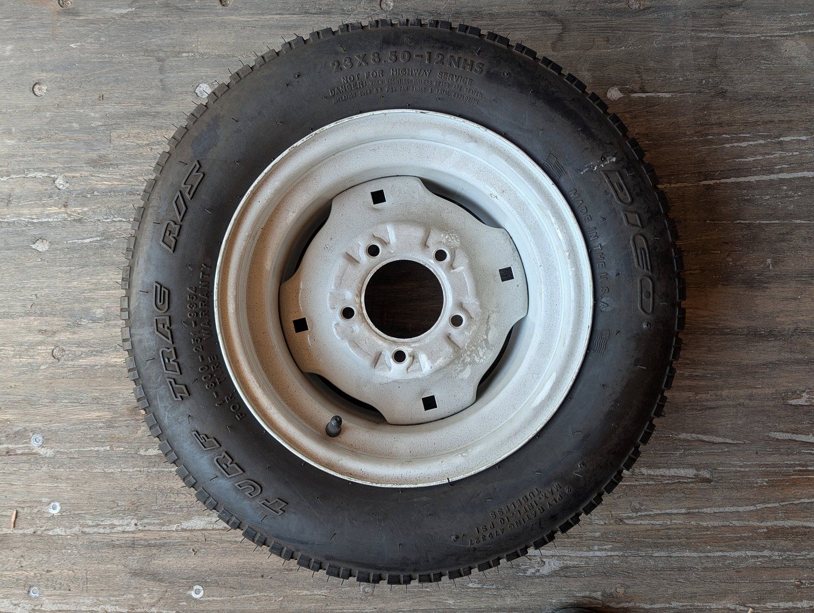 C46853 TIRE/RIM 23X8.50-12 5 BOLT POWER WHITE - Ingersoll/Case Tractor Part