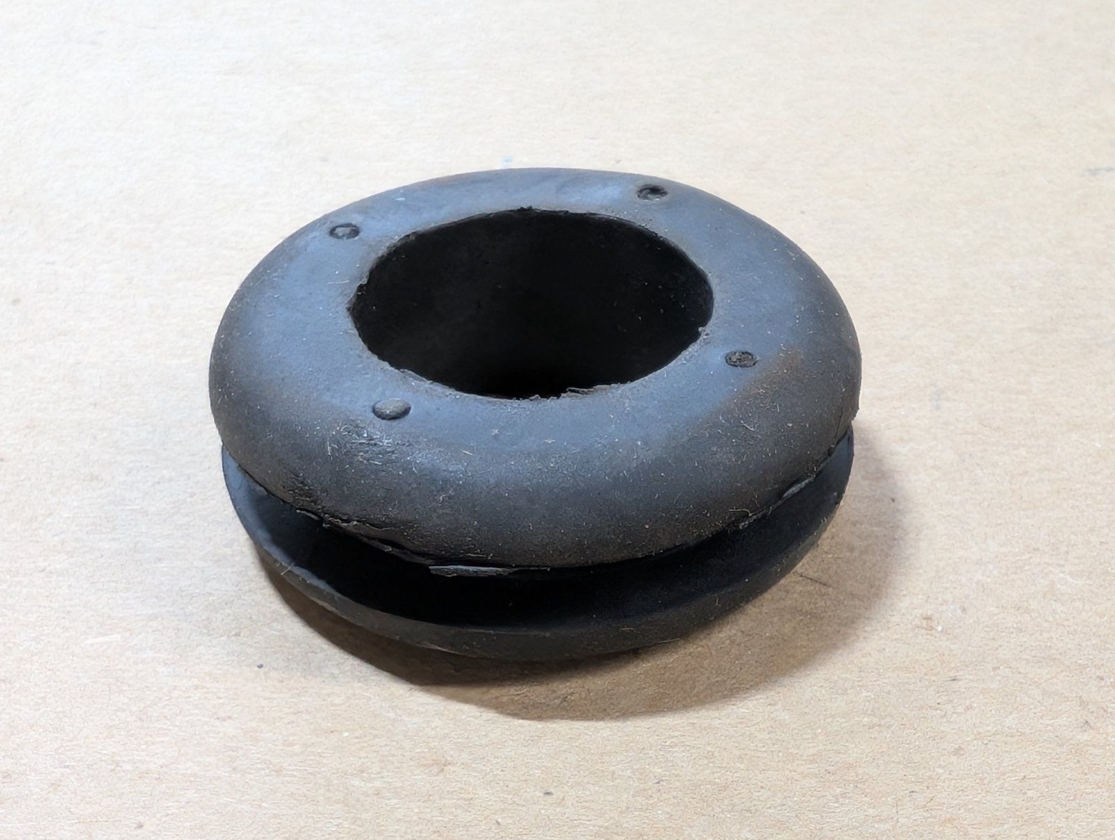 C47000 GROMMET 7/8 ID - Ingersoll/Case Tractor Part