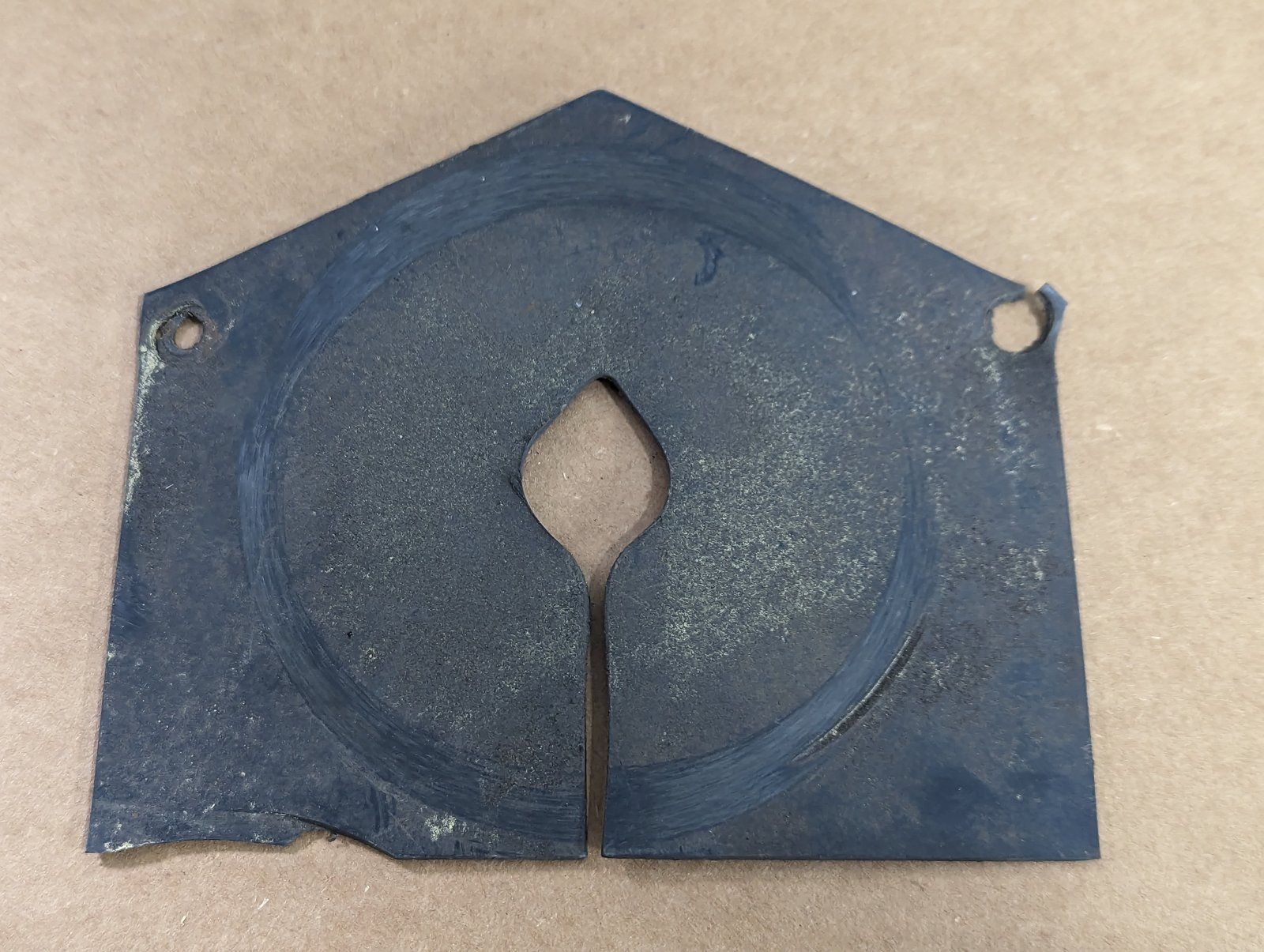 C47105 USED COVER - FRONT DECK (PLASTIC) - Ingersoll/Case Tractor Part