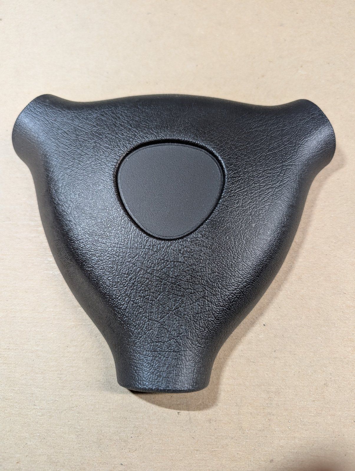 C47107 CAP - STEERING WHEEL C47106 - Ingersoll/Case Tractor Part