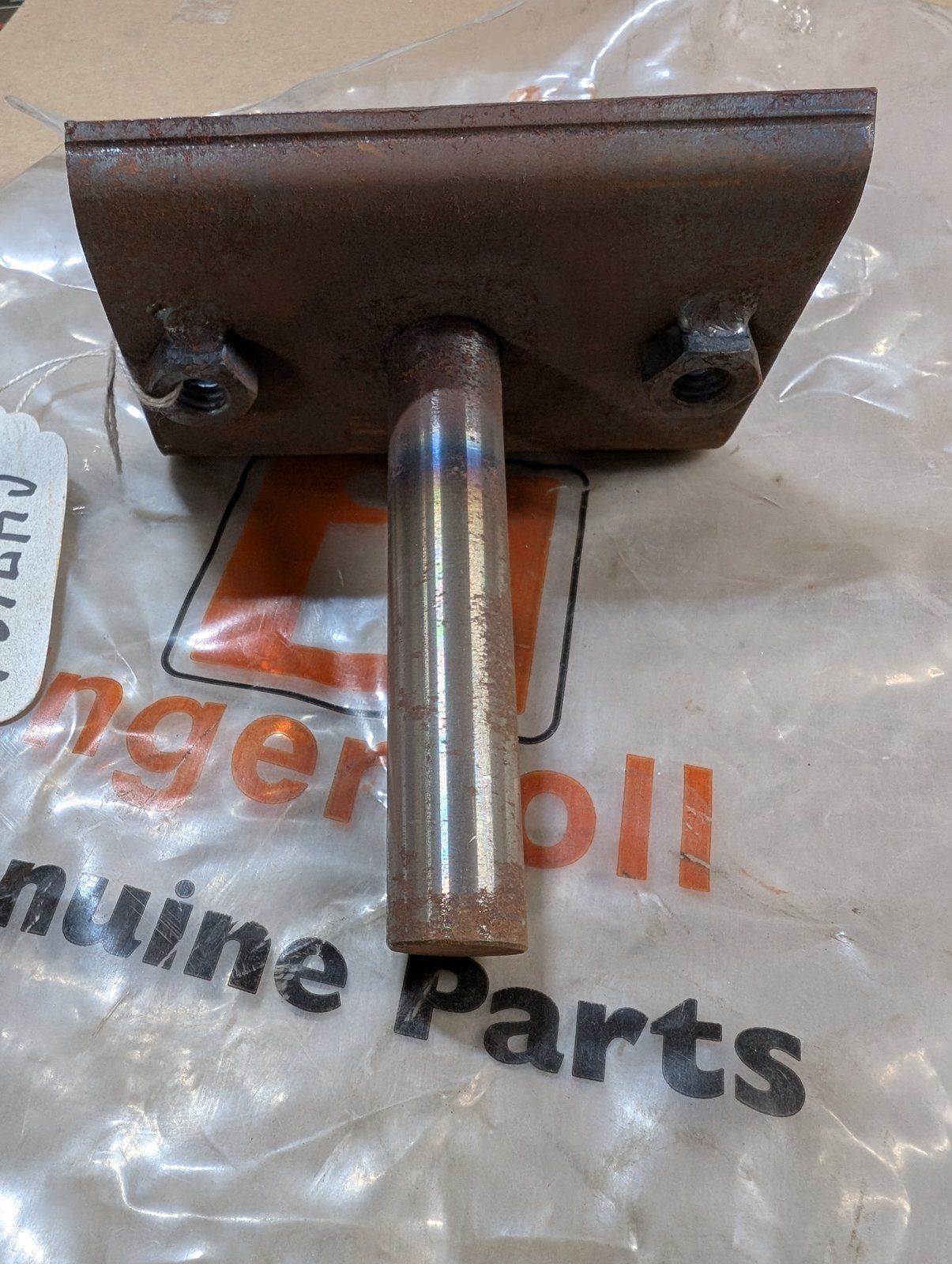 C47121 WMT SPINDLE N43 DECK - Ingersoll/Case Tractor Part
