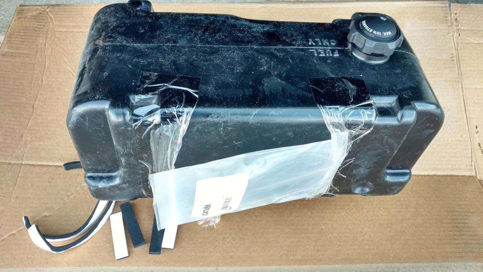 C47488 FUEL TANK KIT - C18133 TANK REPLACEMENT C18133 C32089 - Ingersoll/Case Tractor Part