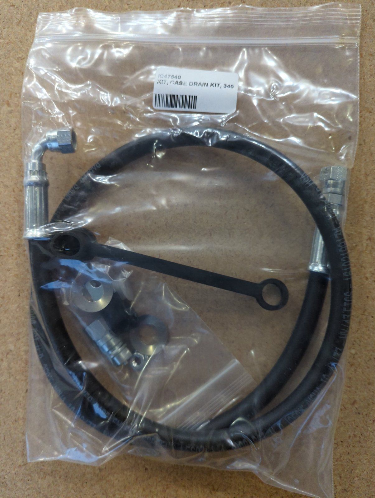 C47540 KIT - CASE DRAIN FOR 3000/4000 SERIES FROM FILTER HEAD - Ingersoll/Case Tractor Part