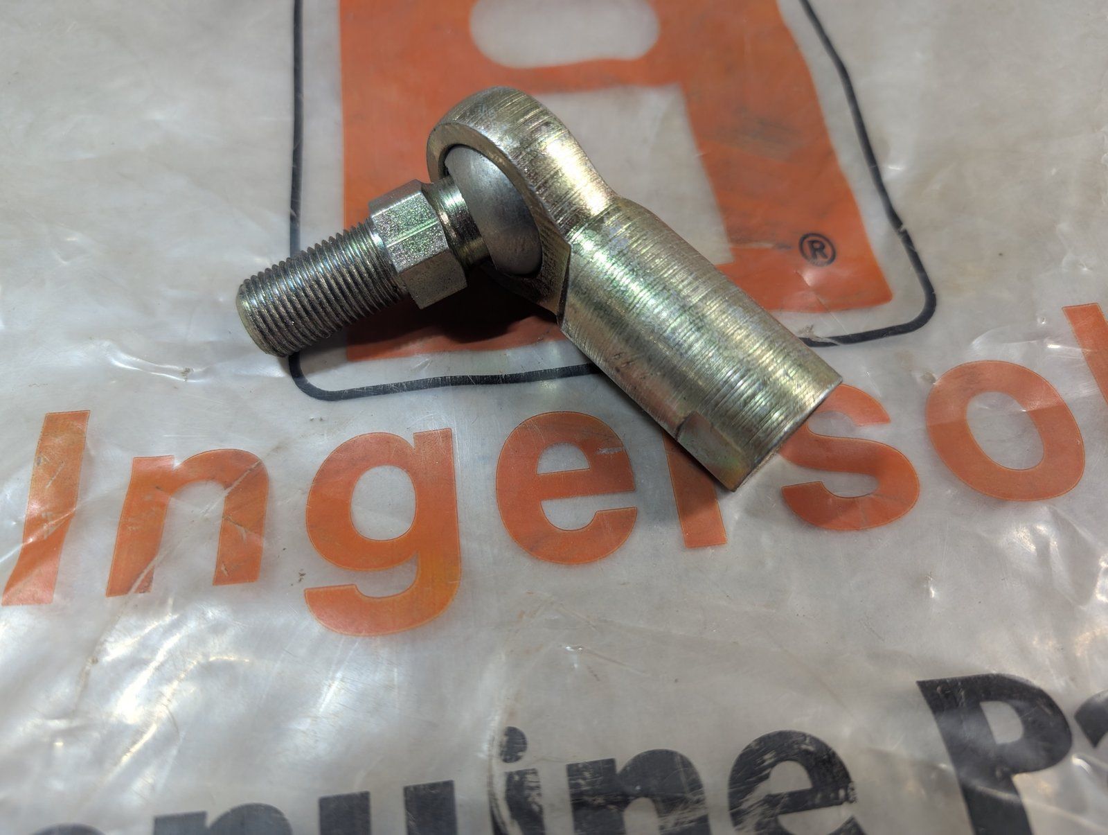 C47650-1 BALL JOINT 5/8-18 RH THREAD - Ingersoll/Case Tractor Part