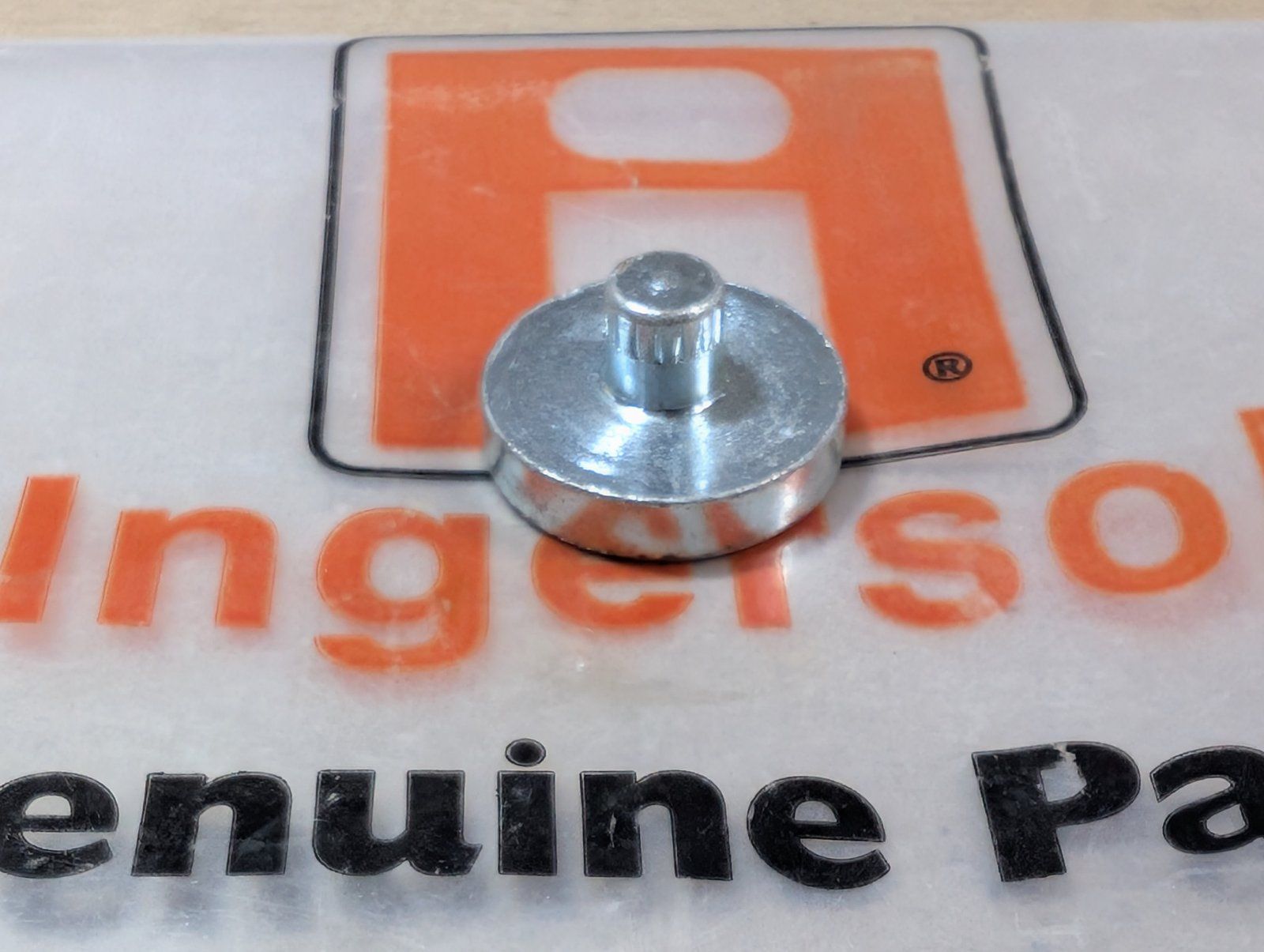 C47852 PILOT PUMP ADAPTER - Ingersoll/Case Tractor Part
