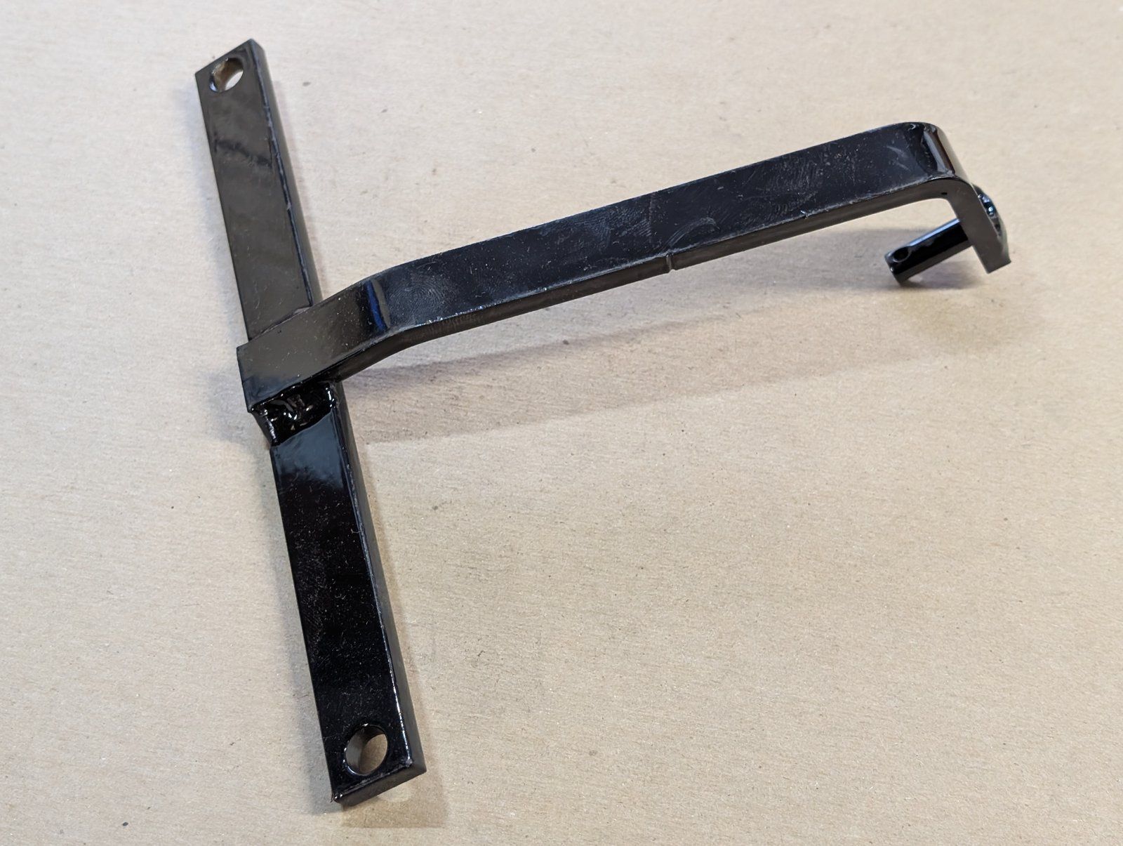 C47863 WMT BRACKET ANTI ROTATION VANG - Ingersoll/Case Tractor Part
