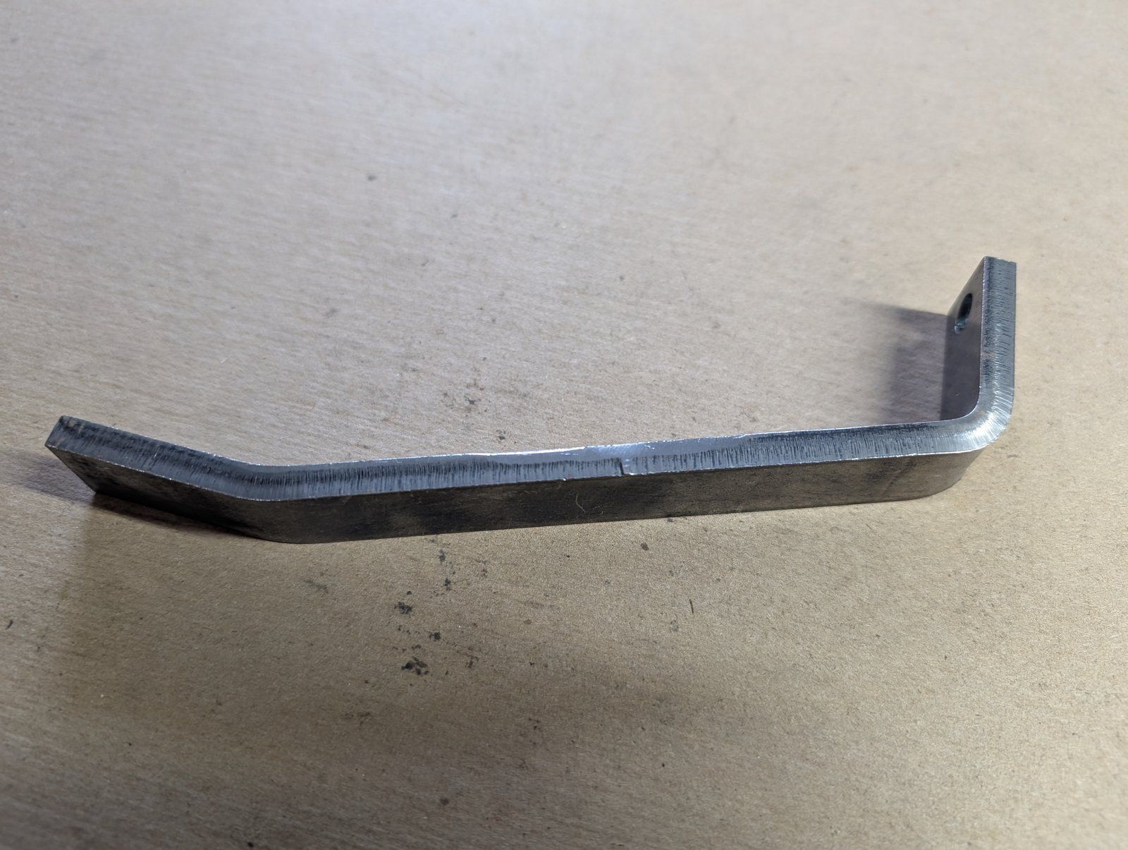 C47865 BRACKET ANTI ROTATION - Ingersoll/Case Tractor Part