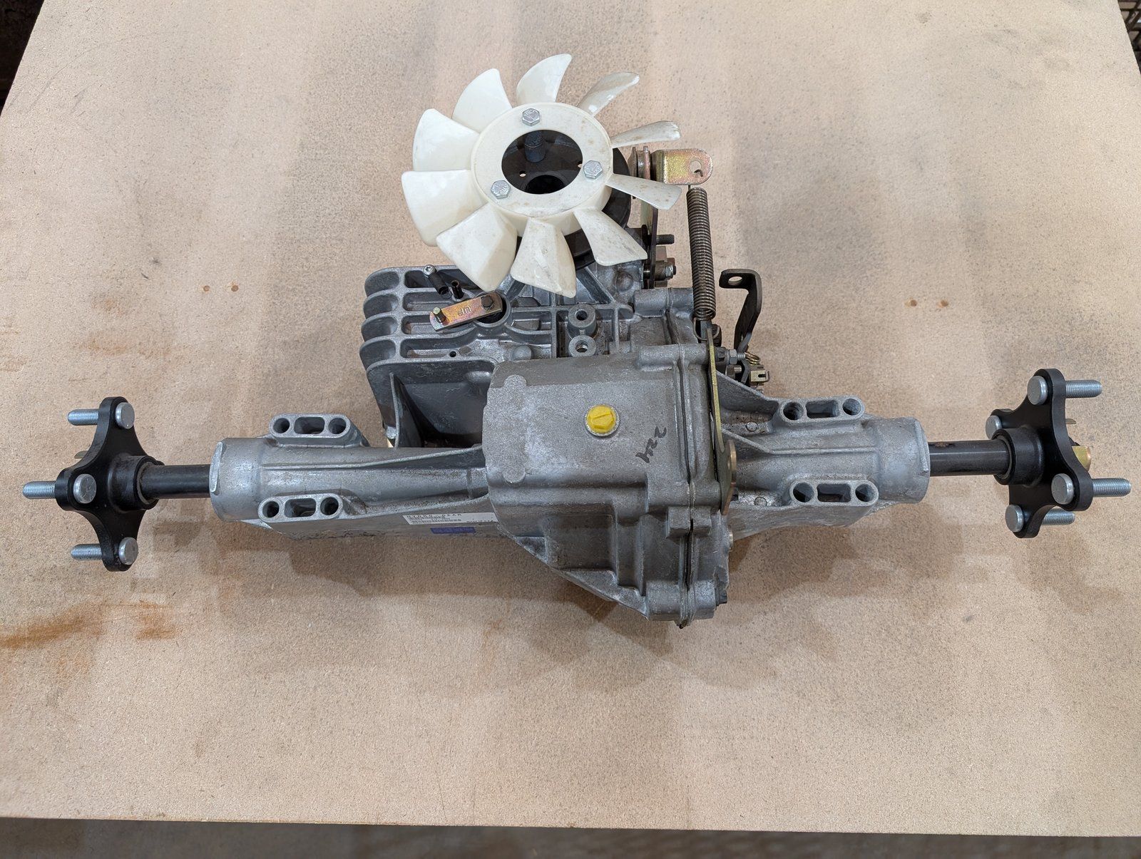C48181-1 TRANSAXLE HYDROSTAT 316GT 318GT - Ingersoll/Case Tractor Part