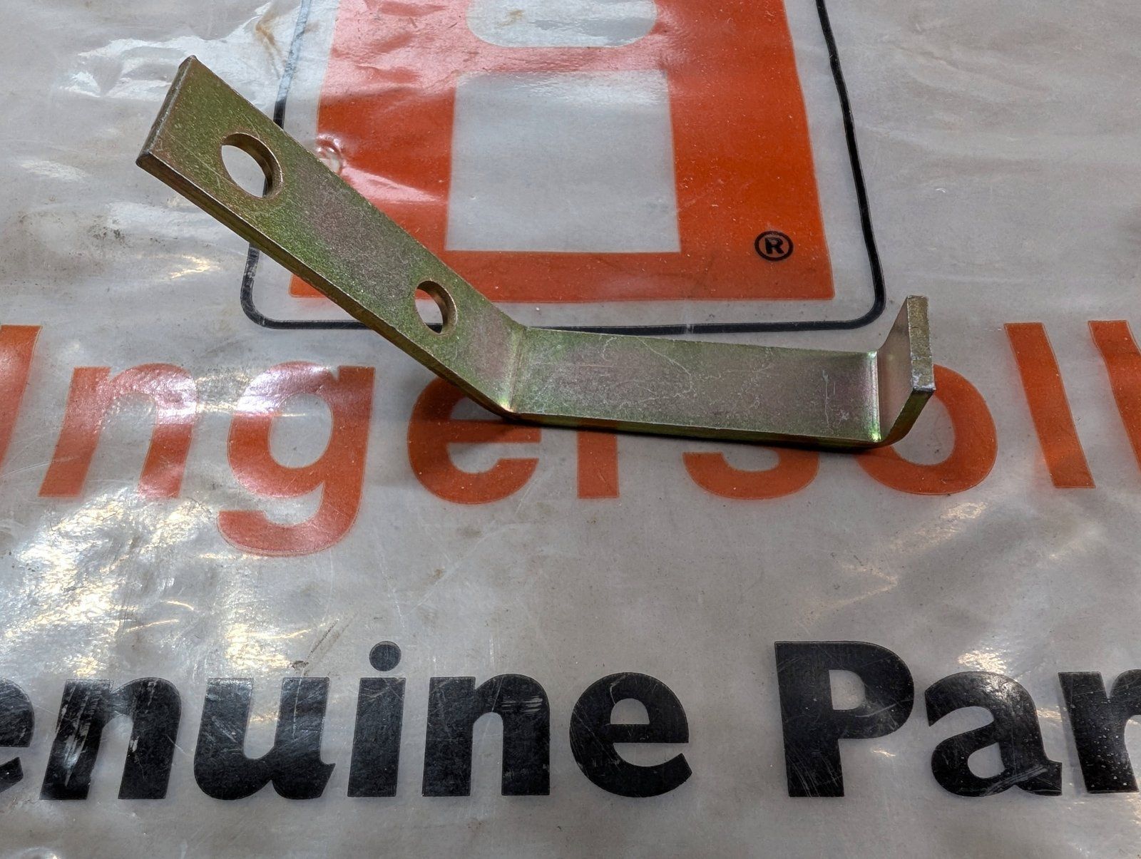 C48369 BRACKET HOOD STOP - Ingersoll/Case Tractor Part