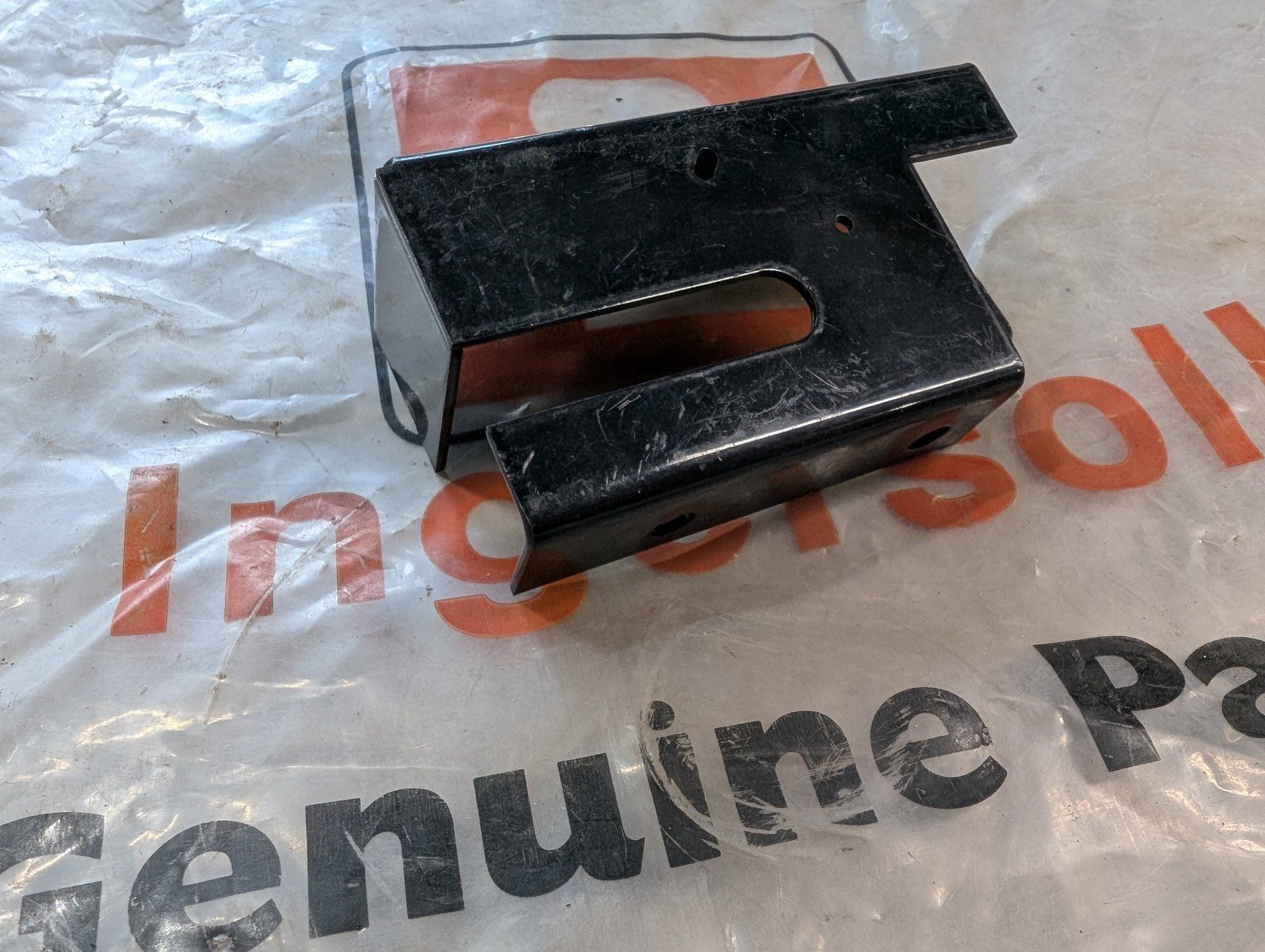 C48426 GUARD SAFETY SWITCH - Ingersoll/Case Tractor Part
