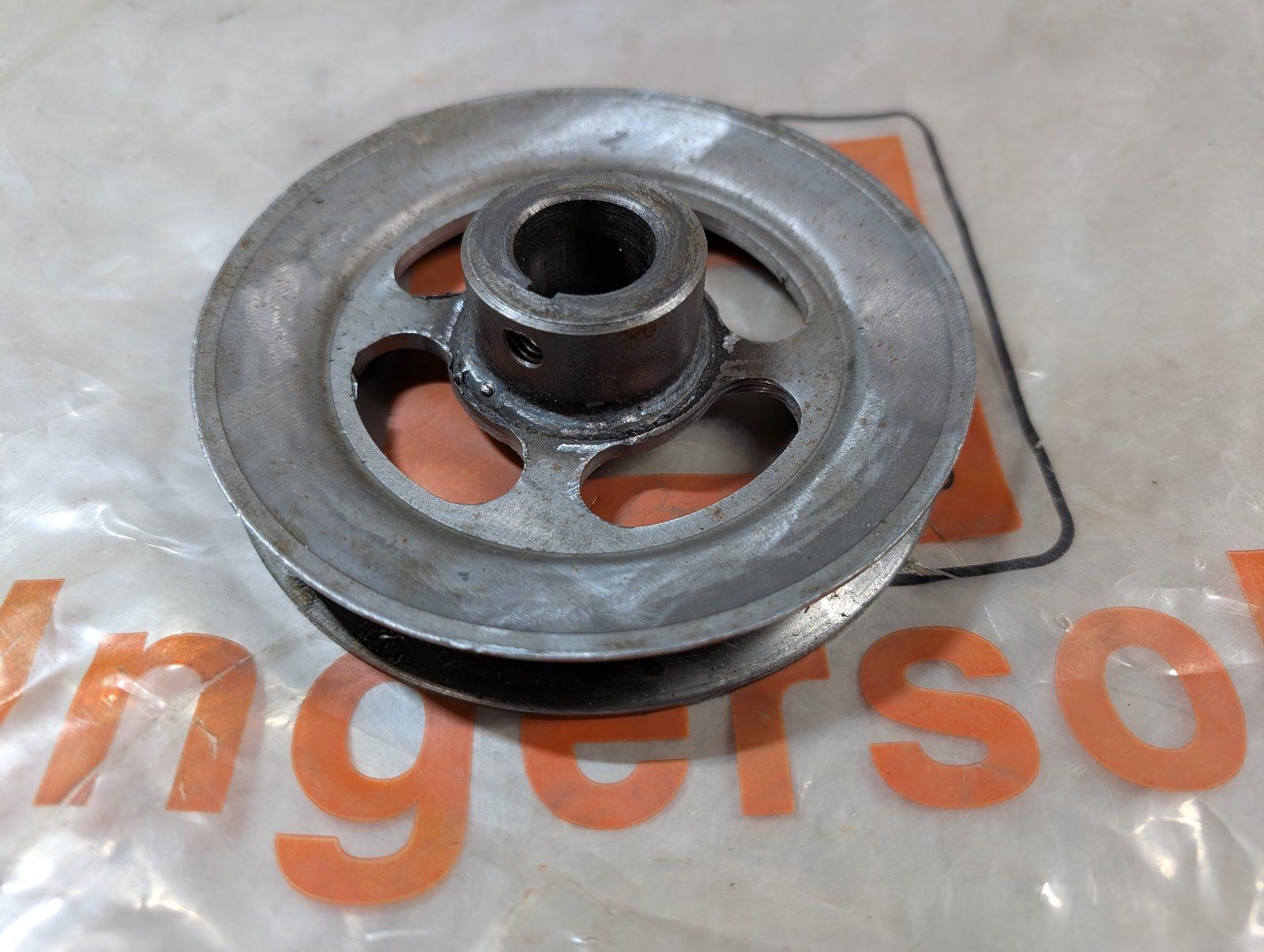 C48447 PULLEY V "5L" 5.0 X .88 HUB W/SLOTS - Ingersoll/Case Tractor Part