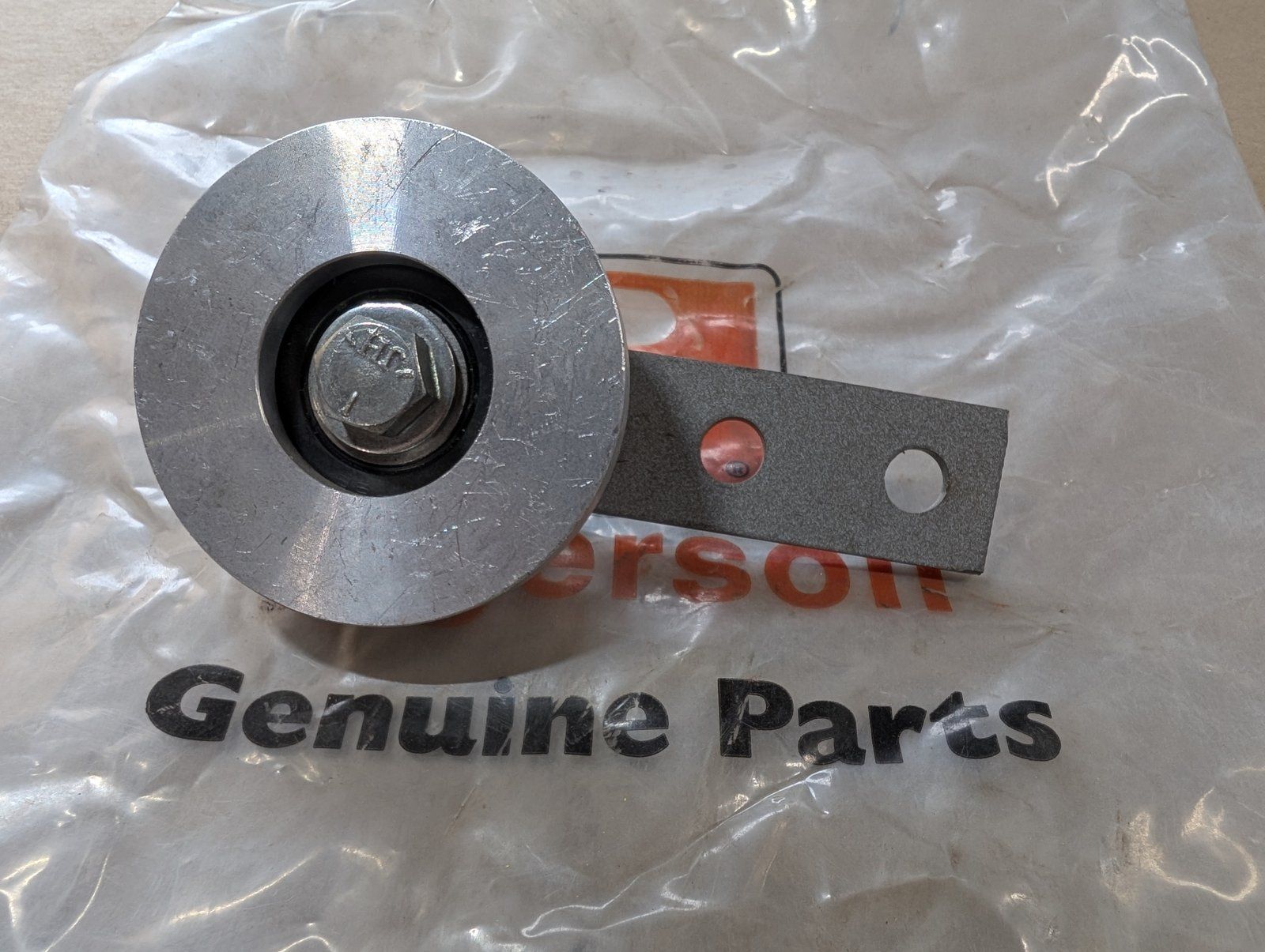 C48471 ASSY IDLER PULLEY GUIDE & STRAP - Ingersoll/Case Tractor Part
