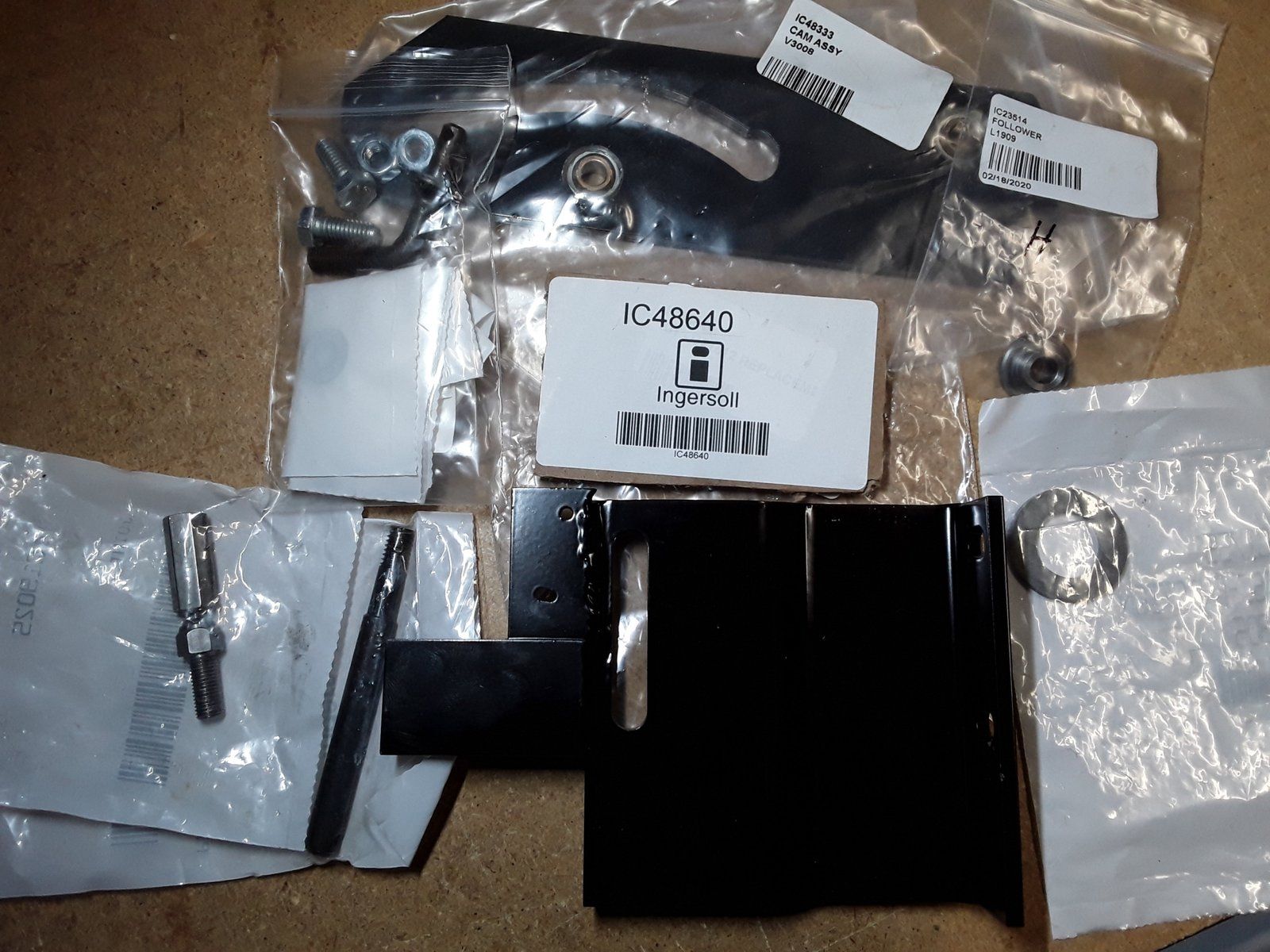 C48640-1 COMPLETE REPAIR KIT - TRAVEL CONTROL BANANA PLATE 600 6000 SERIES - Ingersoll/Case Tractor Part