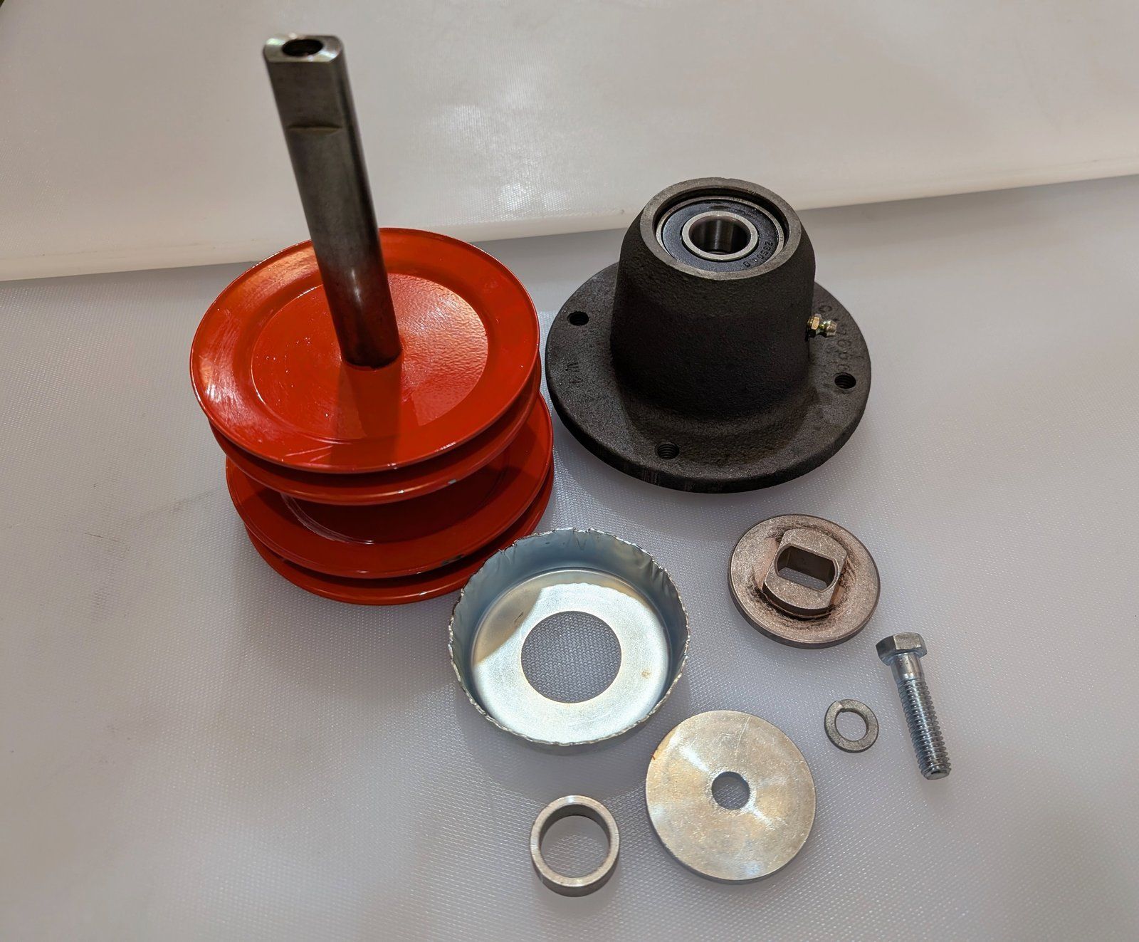 C48641 - SPINDLE ASSY- RM44 CTR-NO BLADE - Ingersoll/Case Tractor Part