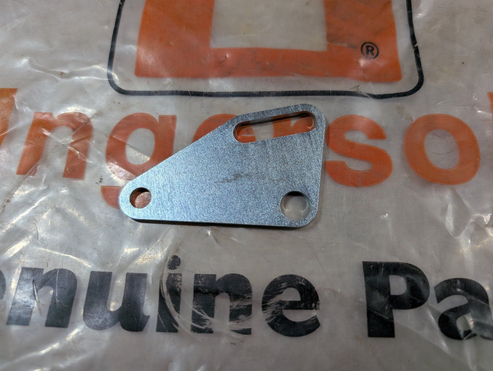 C48717 PLATE PIN GUIDE - Ingersoll/Case Tractor Part