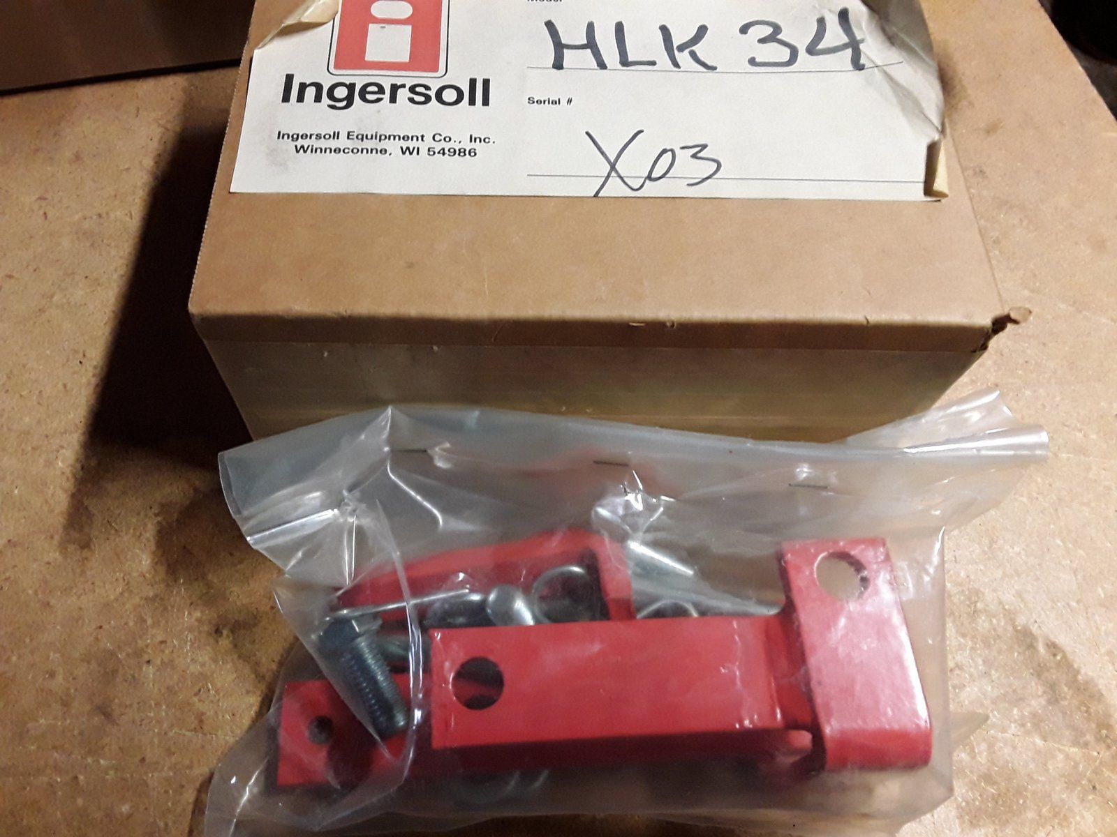 HLK34 3PT HITCH CYLINDER LOCK KIT - Ingersoll/Case Tractor Part