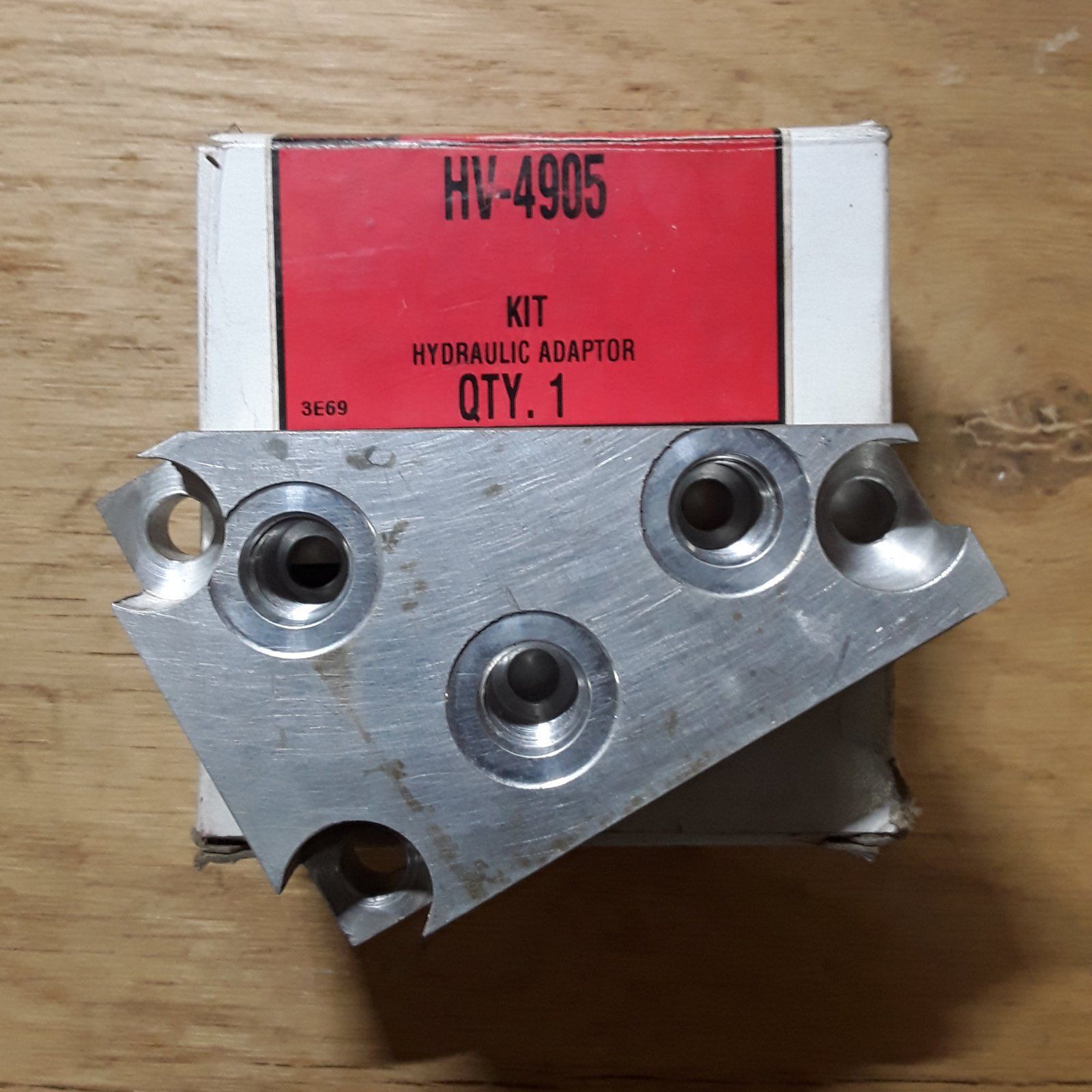 HV-4905 TISCO KIT - HYDRAULIC ADAPTER - Ingersoll/Case Tractor Part