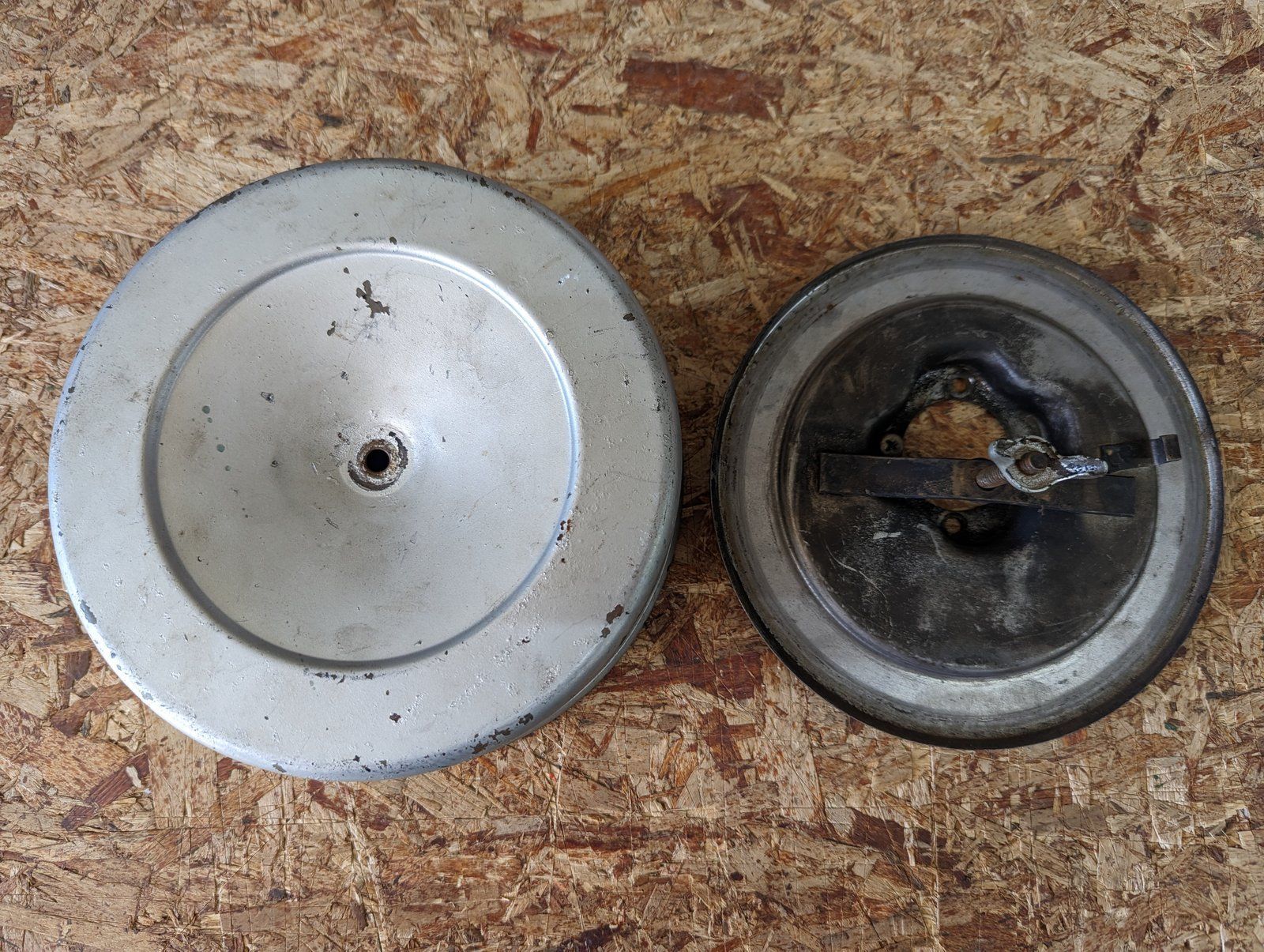 KOA235100 USED AIR CLEANER BASE AND COVER - Ingersoll/Case Tractor Part
