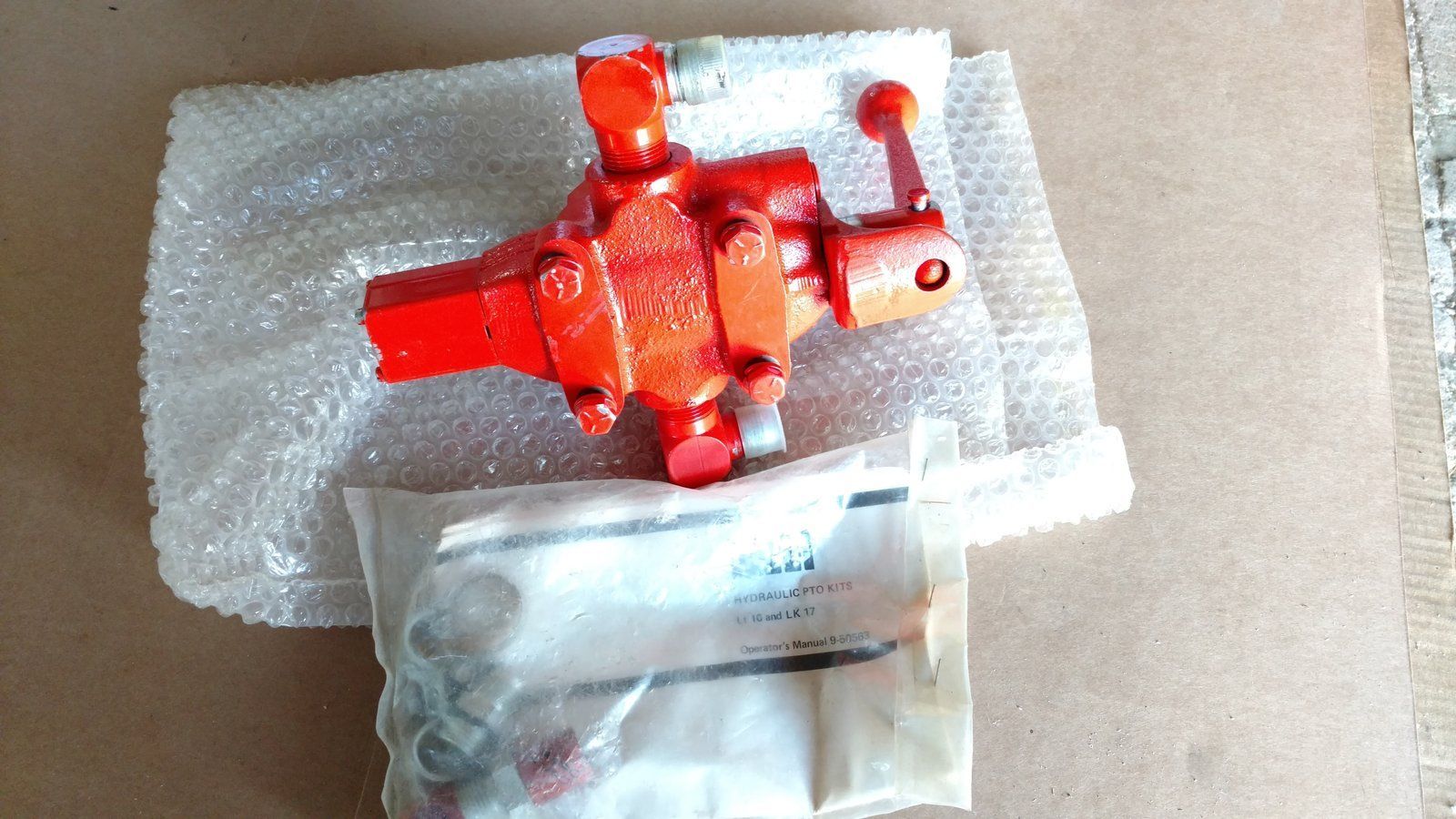 LT16 - LK17 PTO VALVE - 600 SERIES LOADER TRACTOR - Ingersoll/Case Tractor Part