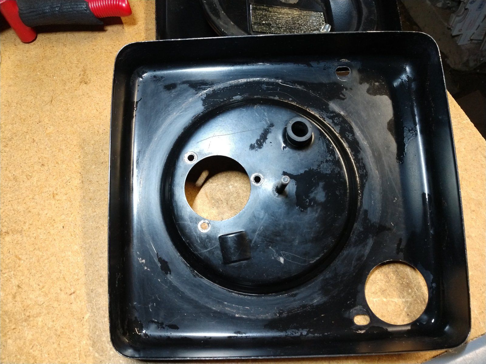 ONAN AIR FILTER HOUSING P SERIES - Ingersoll/Case Tractor Part